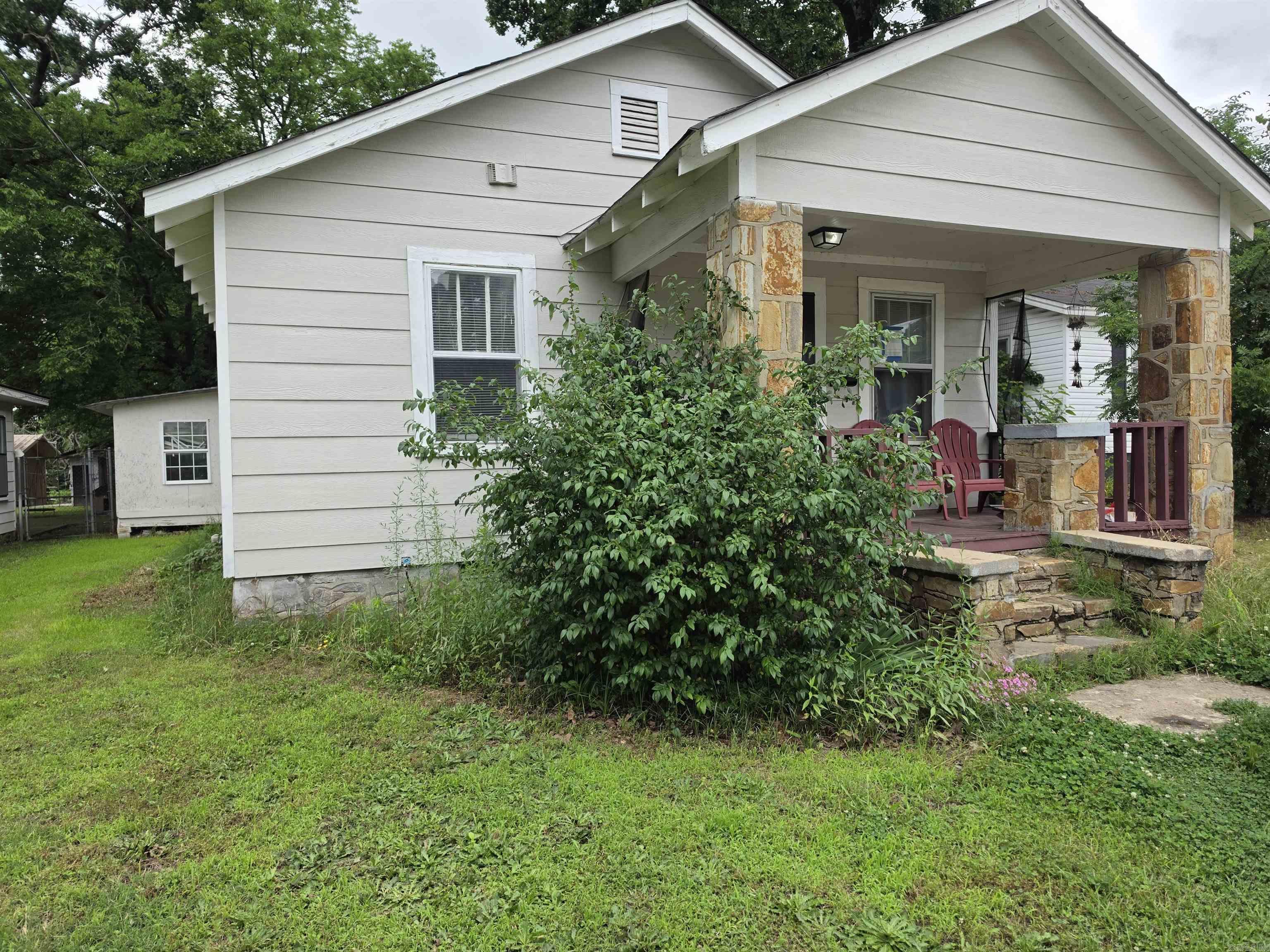 Currently Tenant occupied with a Month to Month Lease.  Please allow 24 hours for scheduling.  Good Investment opportunity or first time home buyer