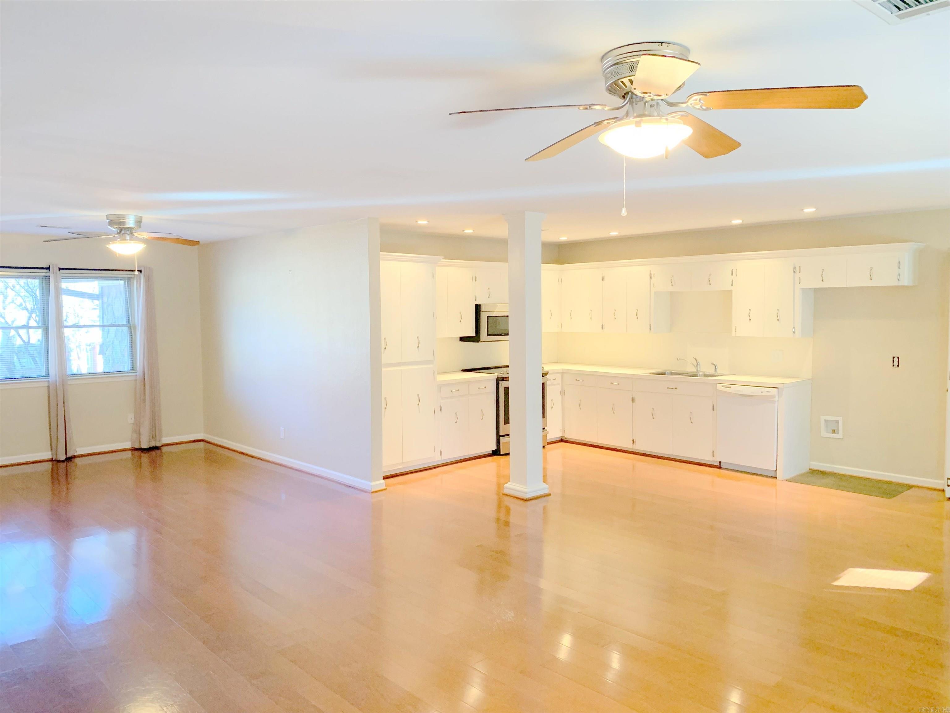 COUNTRY CLUB PARK - Residential