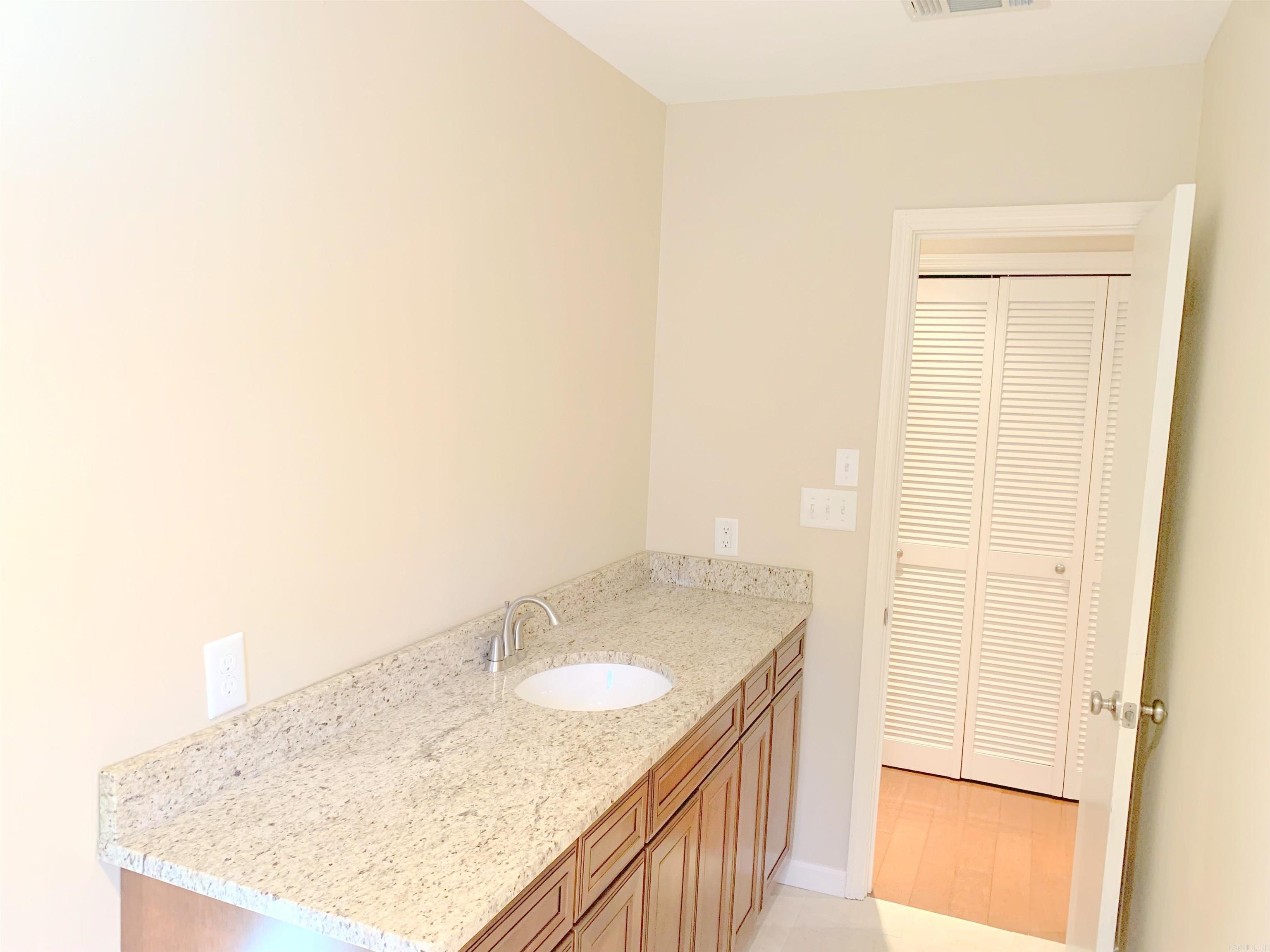 COUNTRY CLUB PARK - Residential