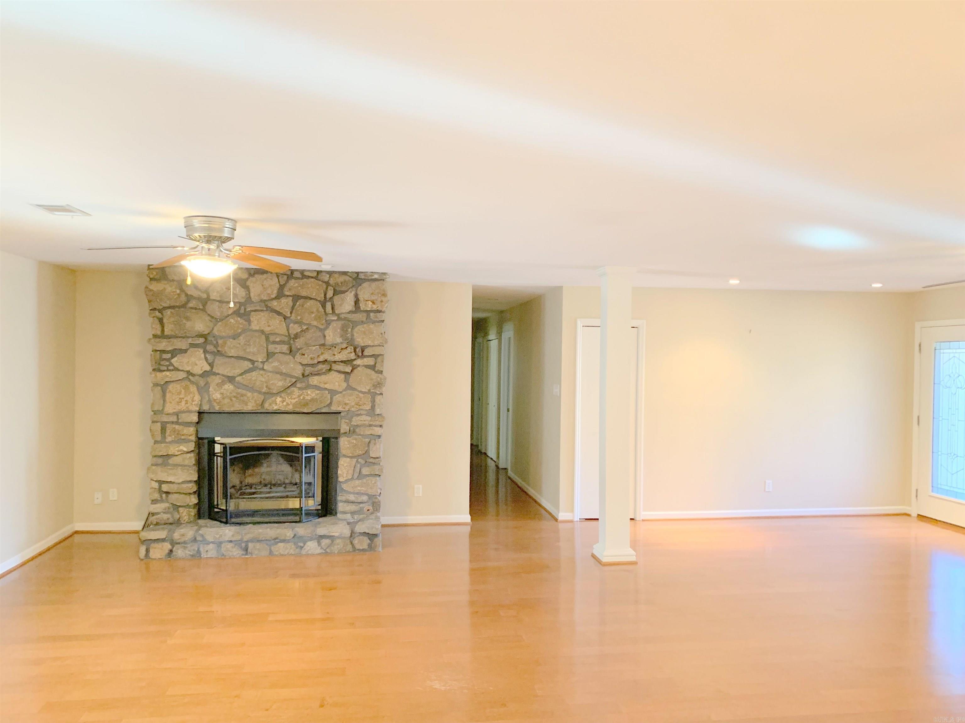 COUNTRY CLUB PARK - Residential