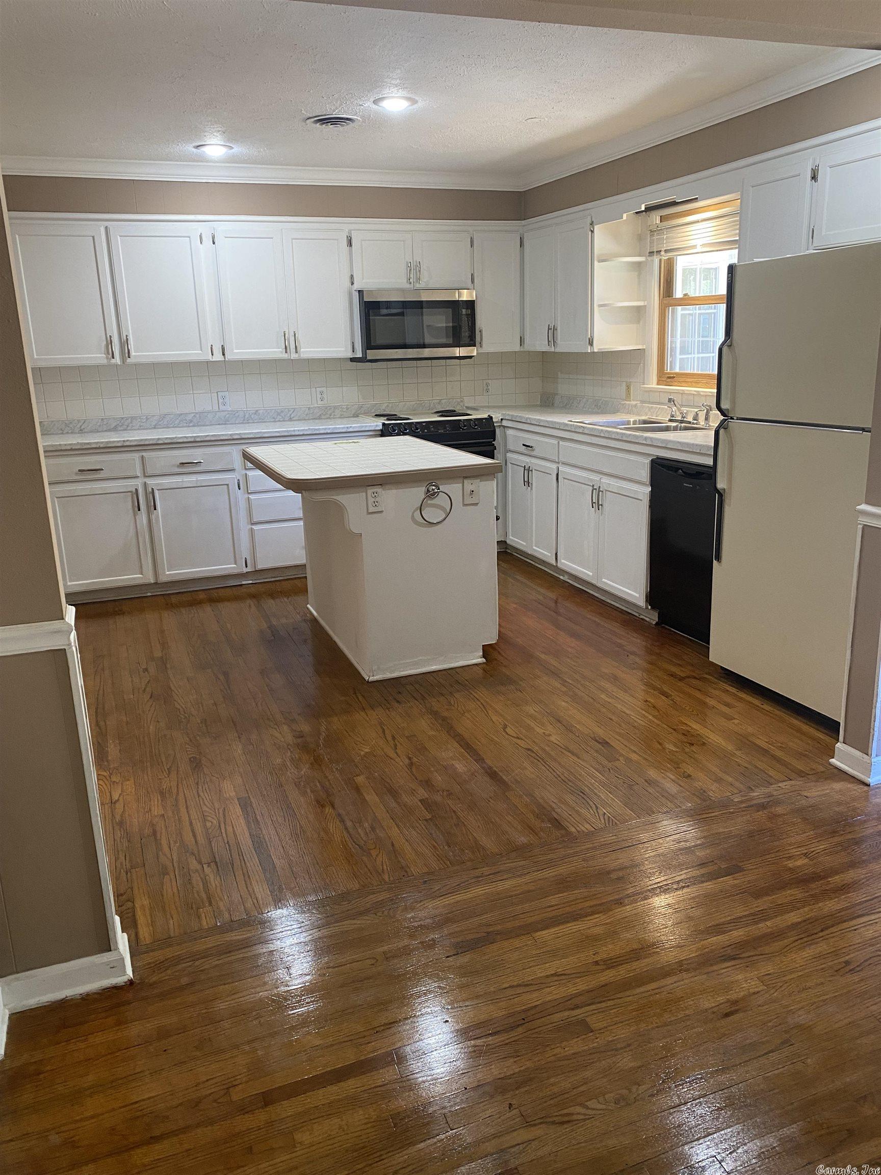 VALLEY VIEW - Residential