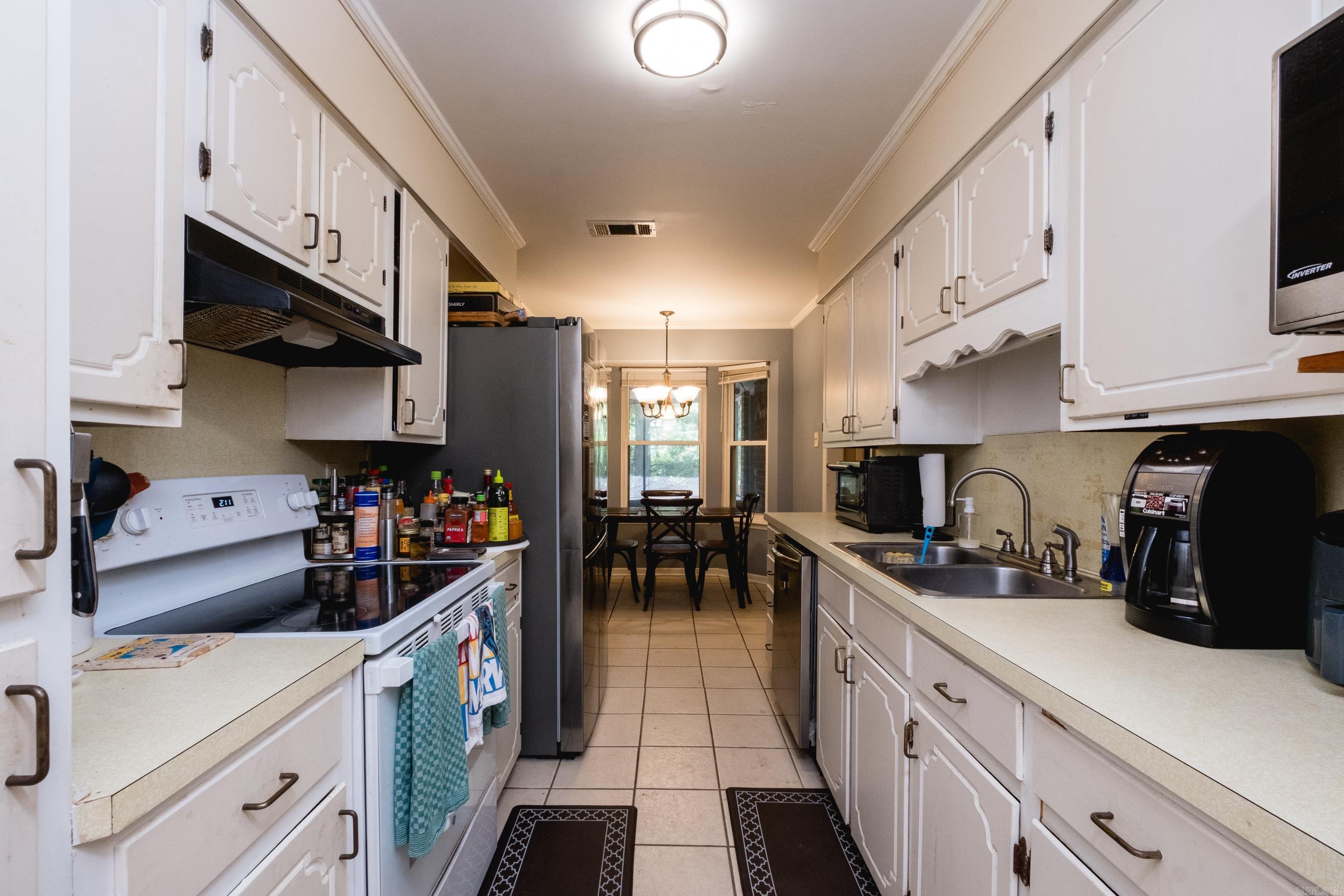 EAST MEADOW - Residential