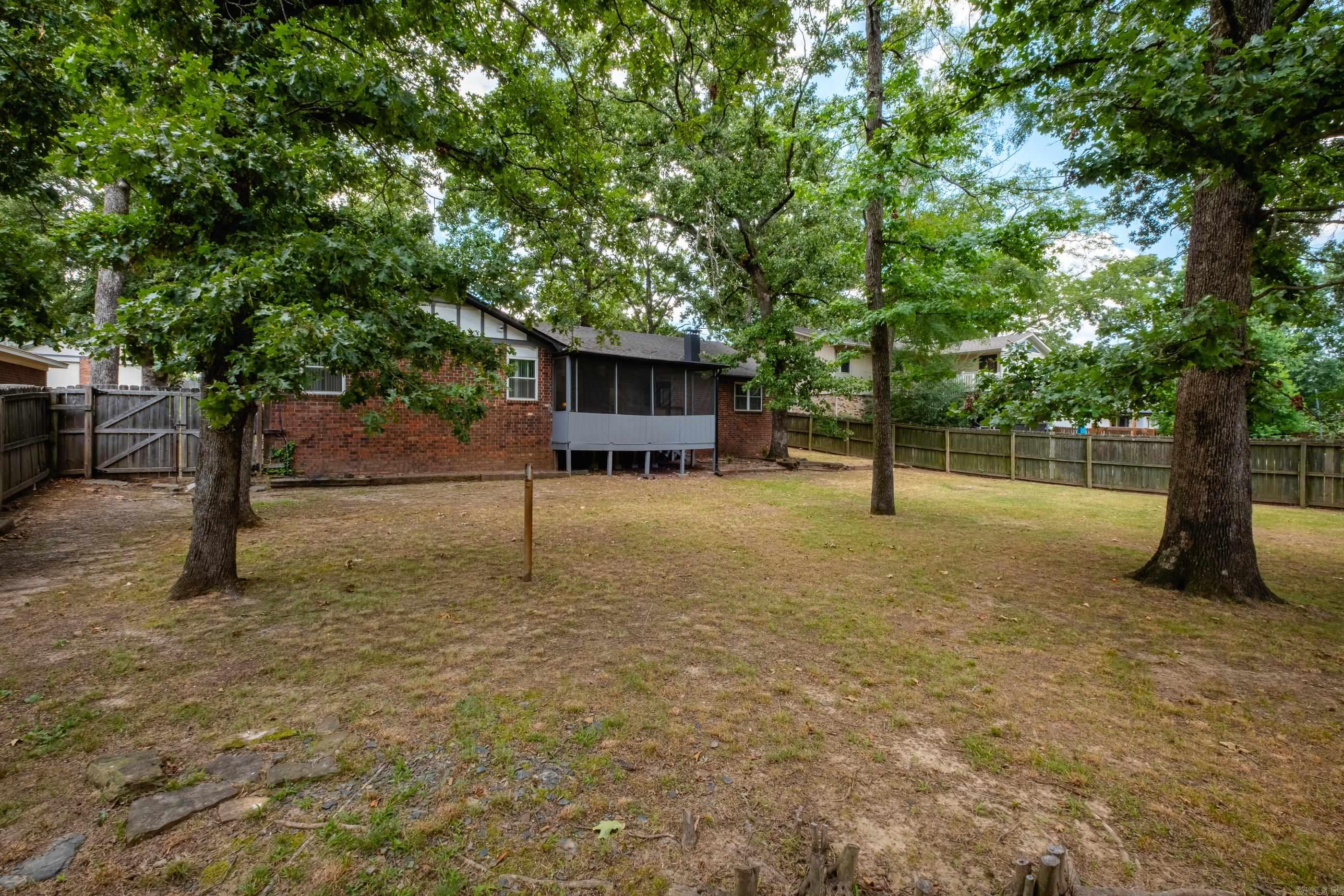 EAST MEADOW - Residential