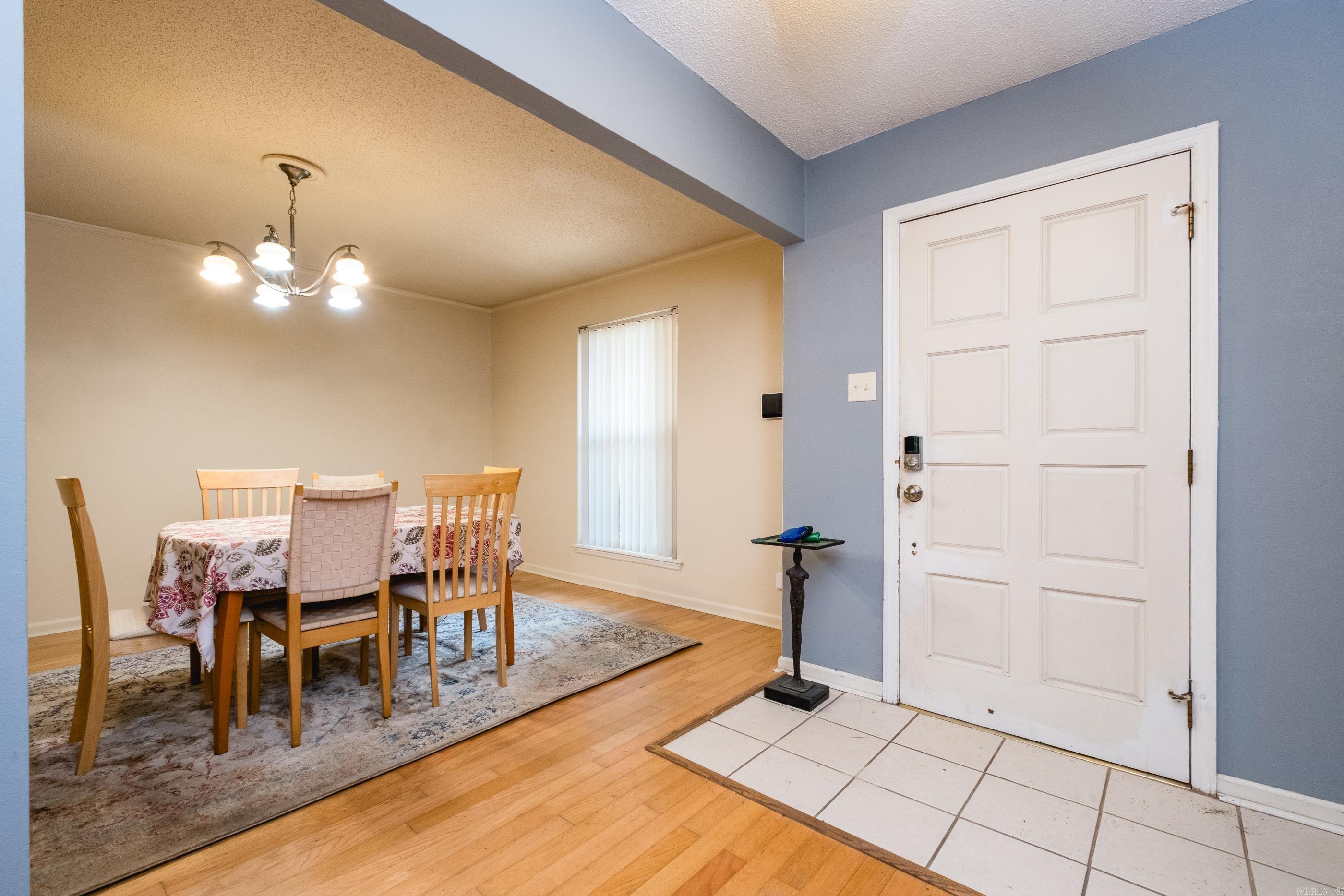 EAST MEADOW - Residential