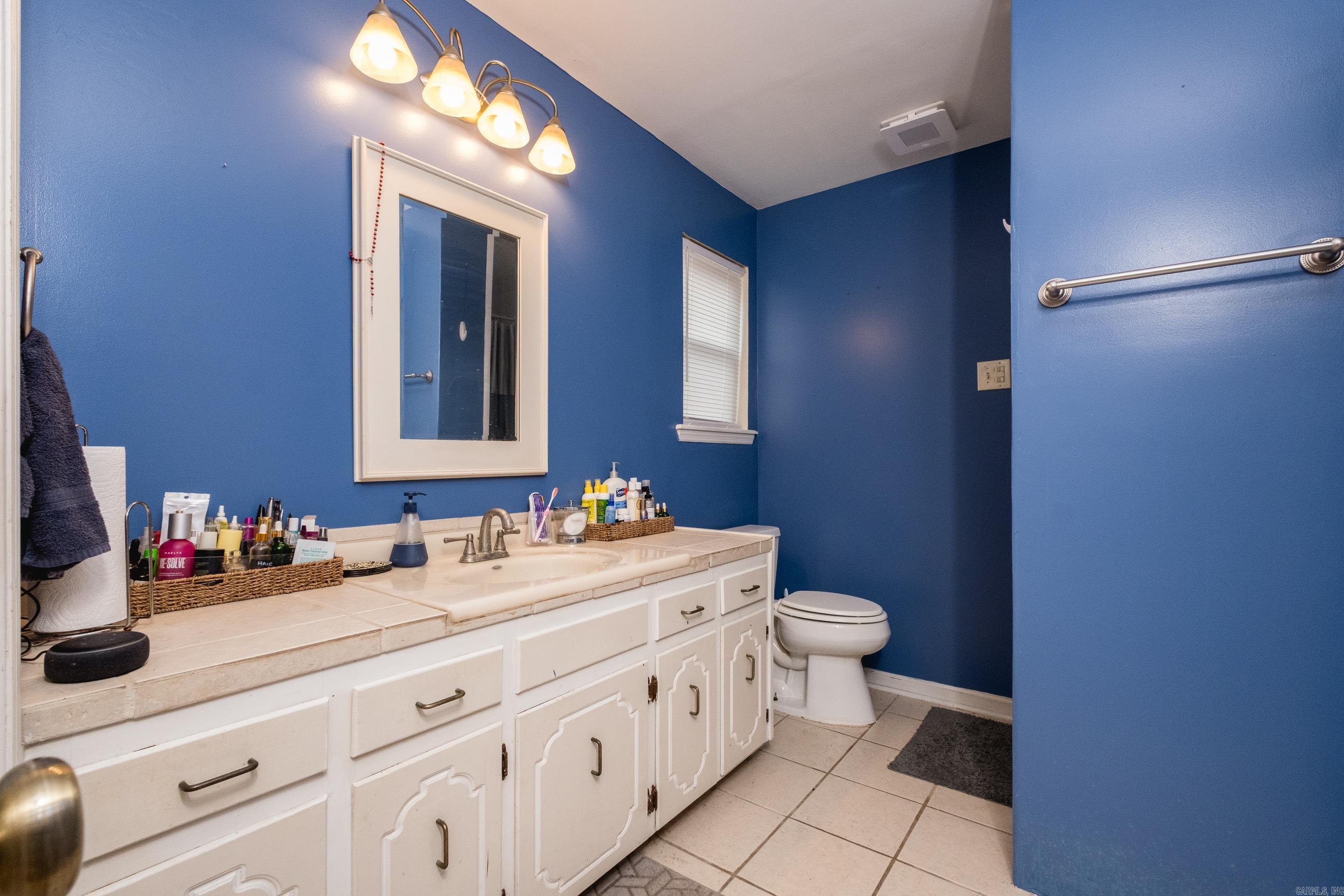 EAST MEADOW - Residential