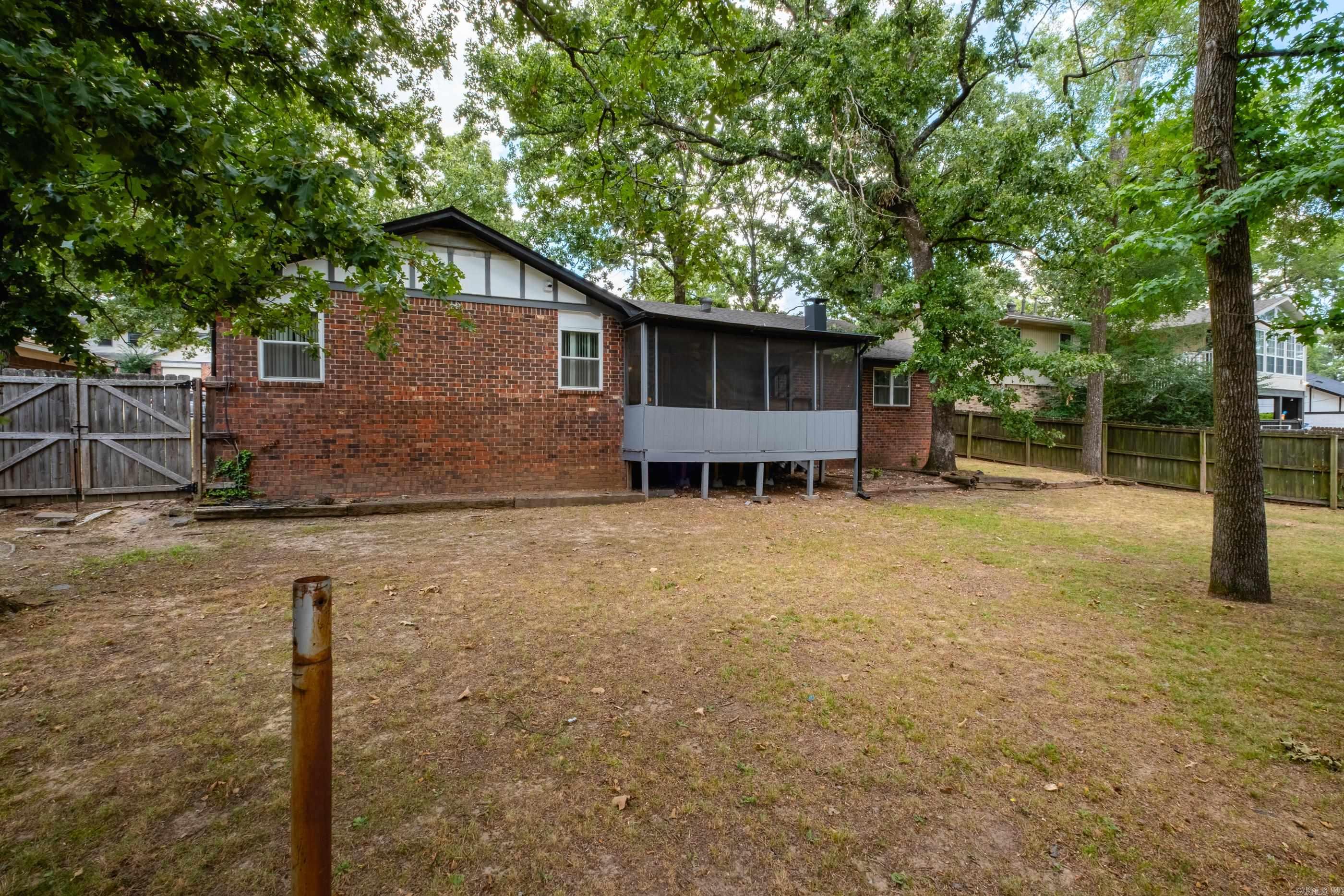 EAST MEADOW - Residential