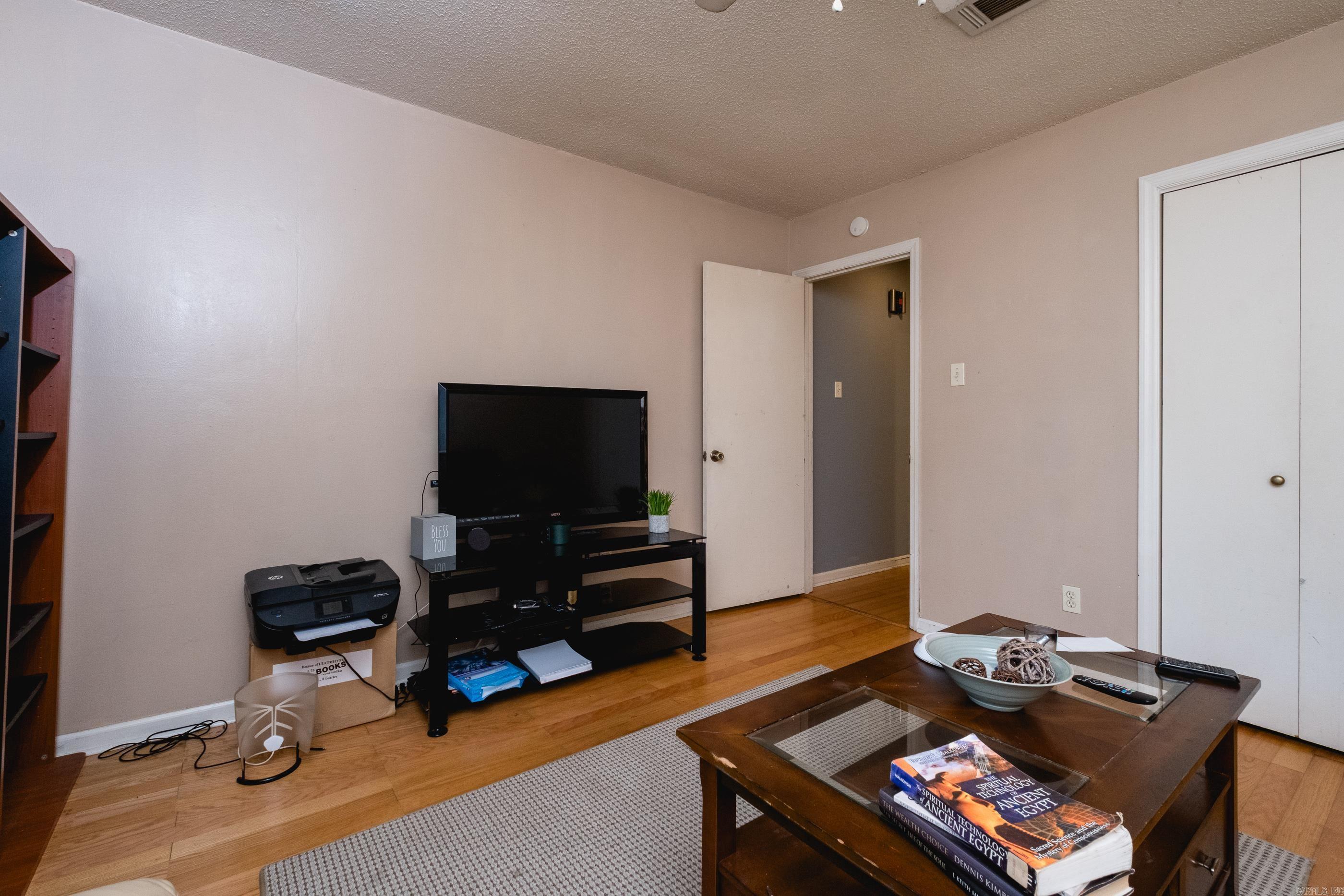 EAST MEADOW - Residential