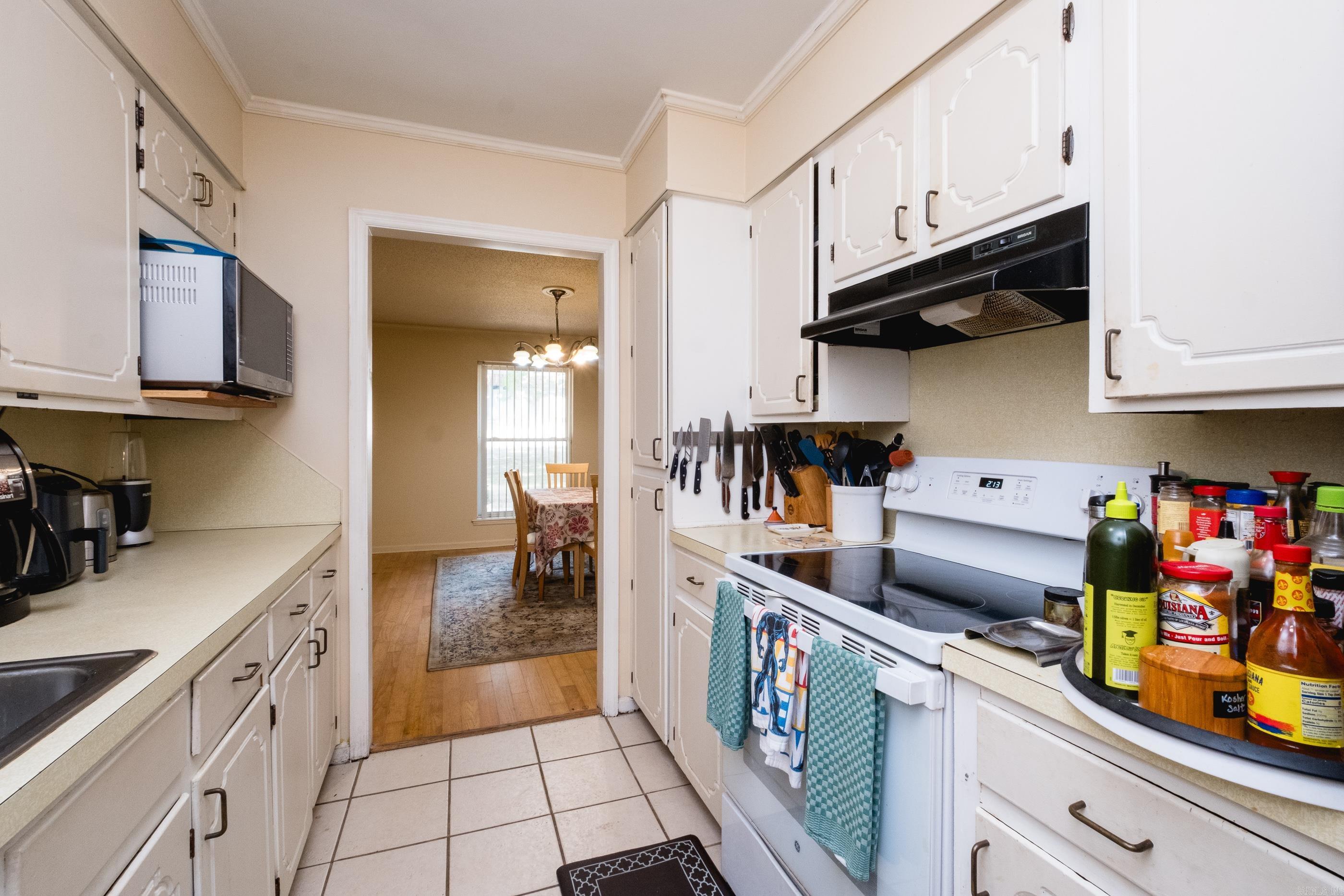EAST MEADOW - Residential
