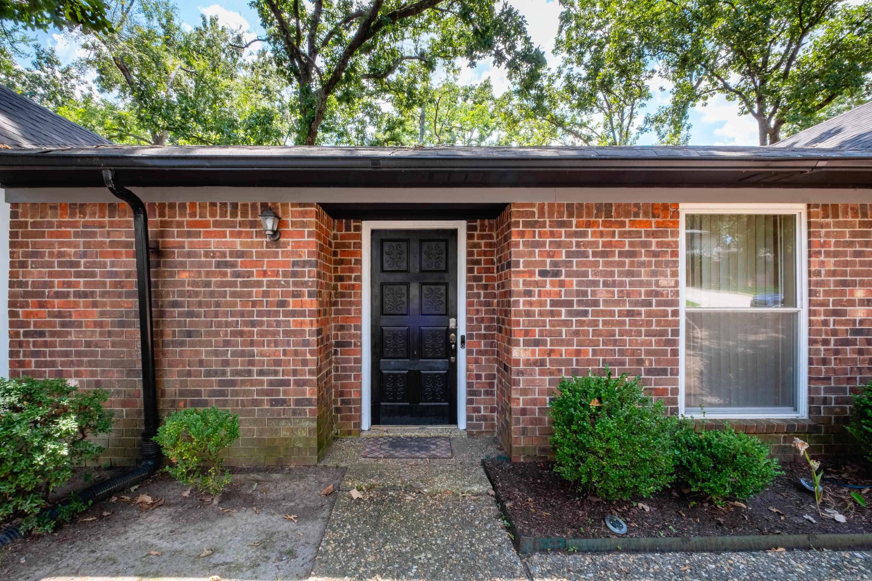 EAST MEADOW - Residential