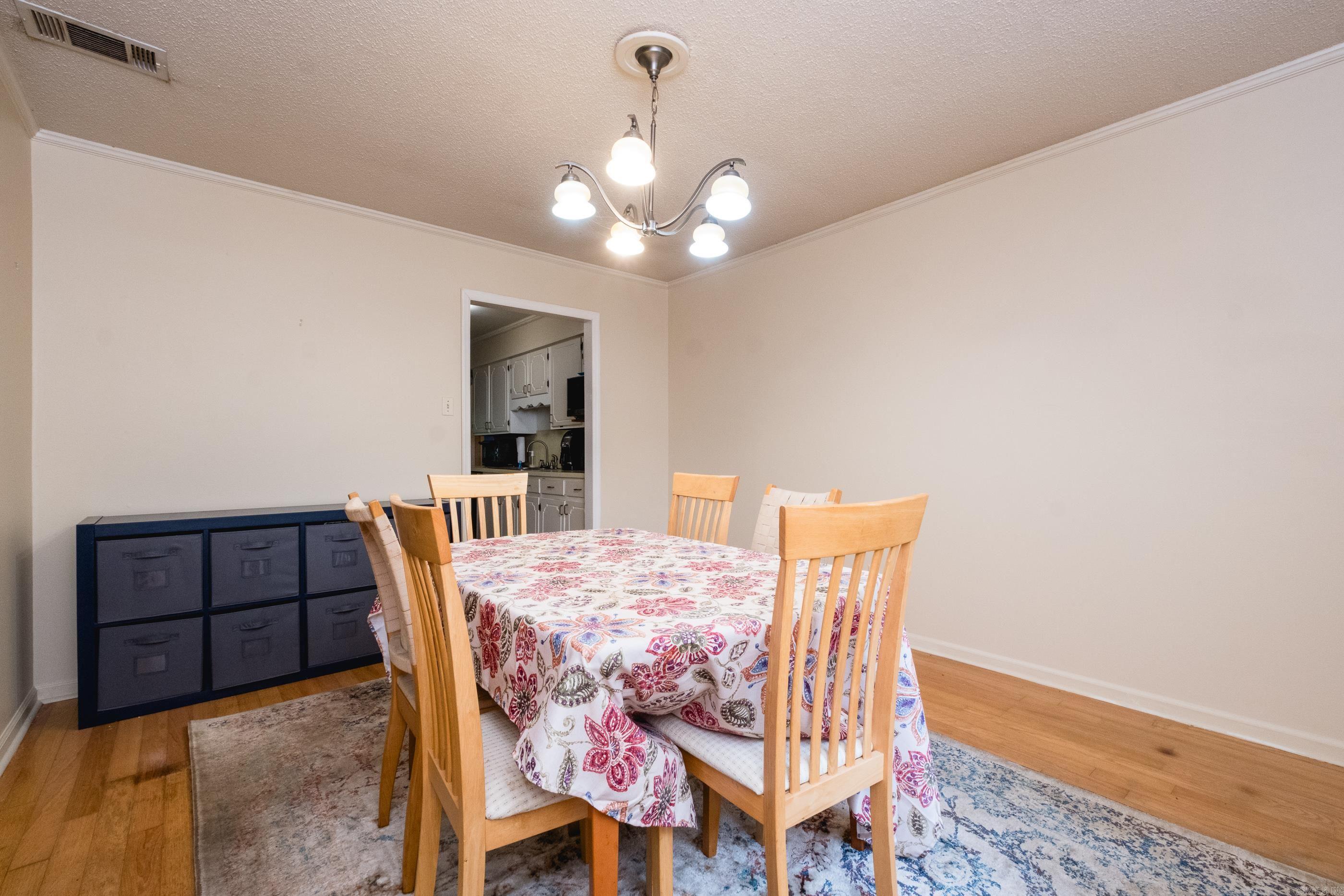 EAST MEADOW - Residential