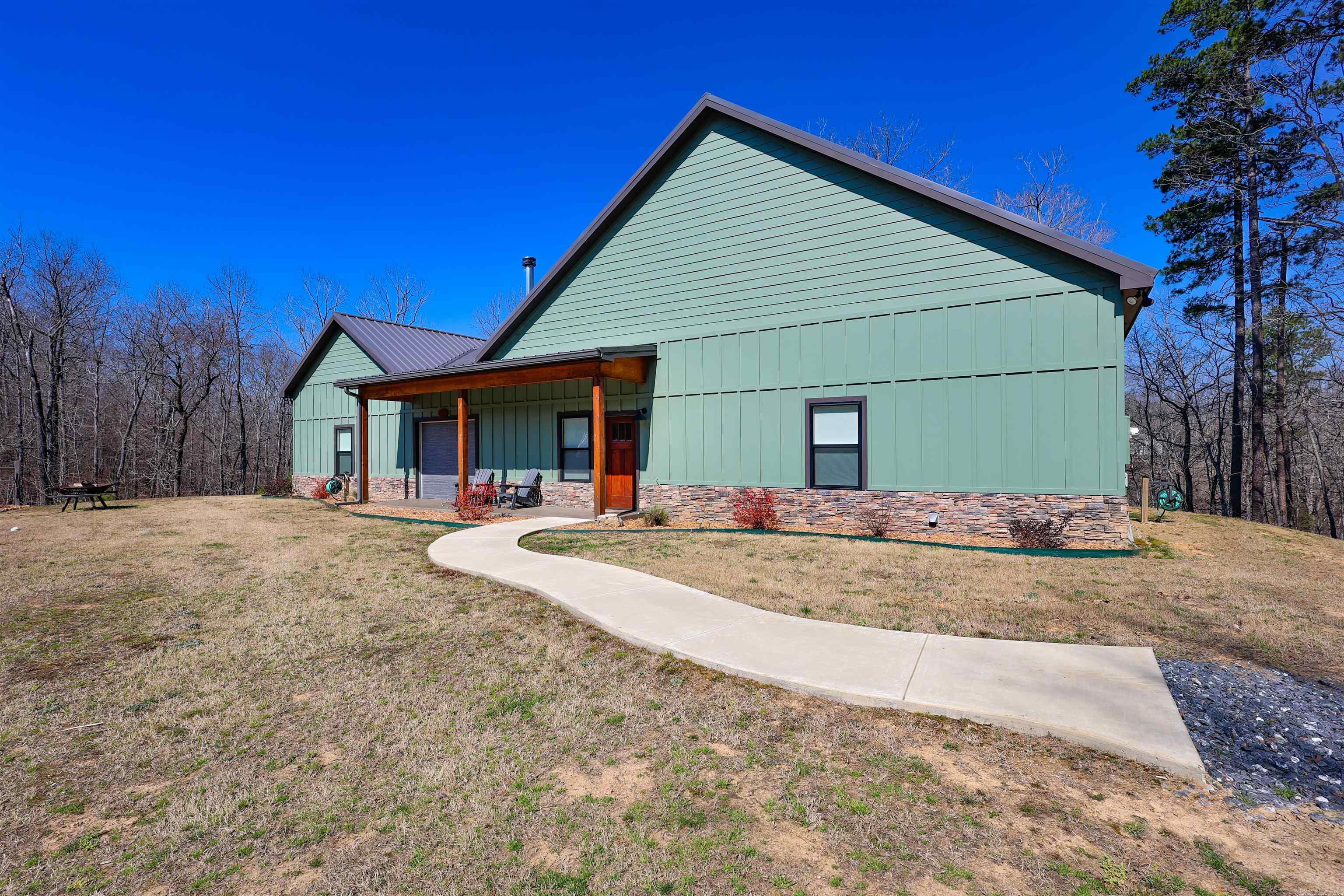 RIVERCHASE - Residential