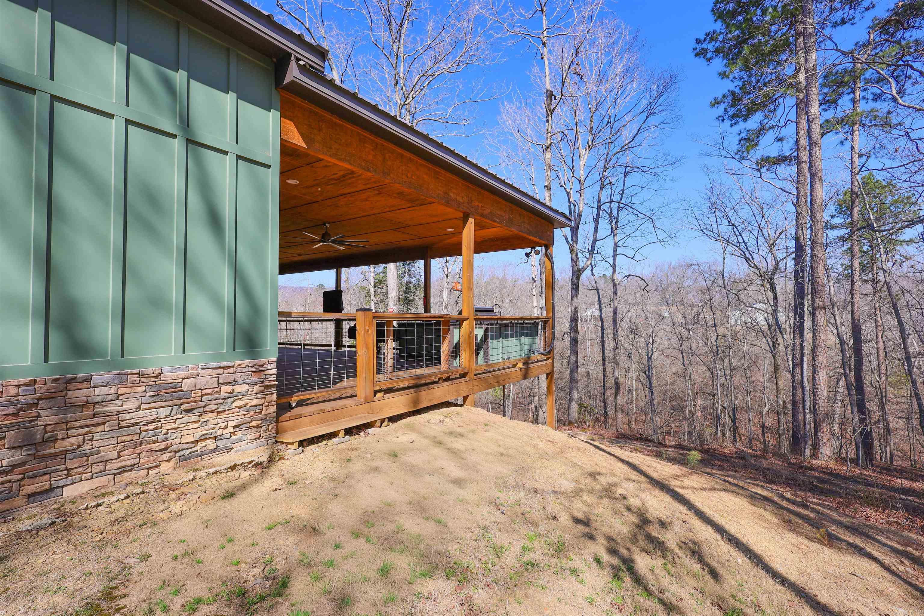 RIVERCHASE - Residential