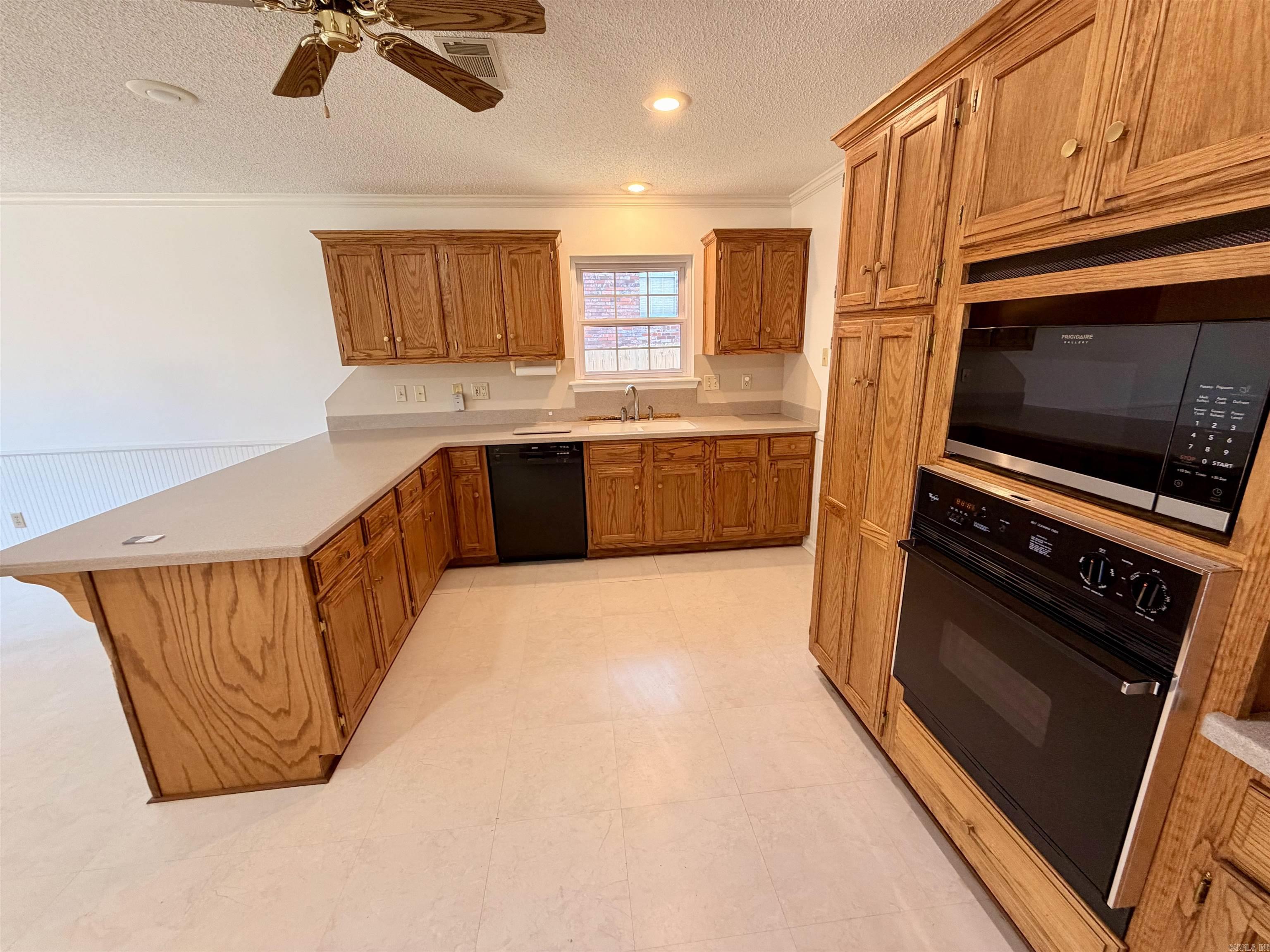 OAKBROOKE - Residential