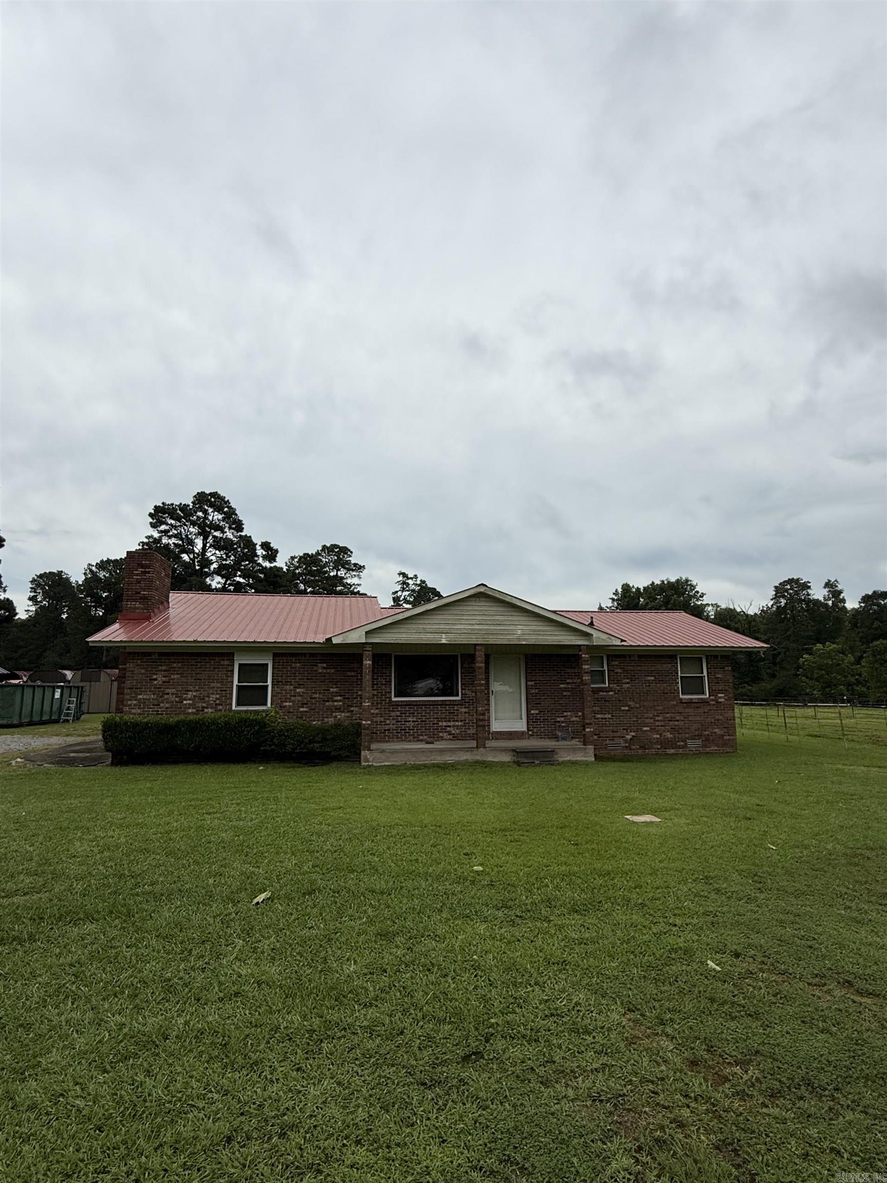 2 bedroom 2 Bath on 2.58 acres