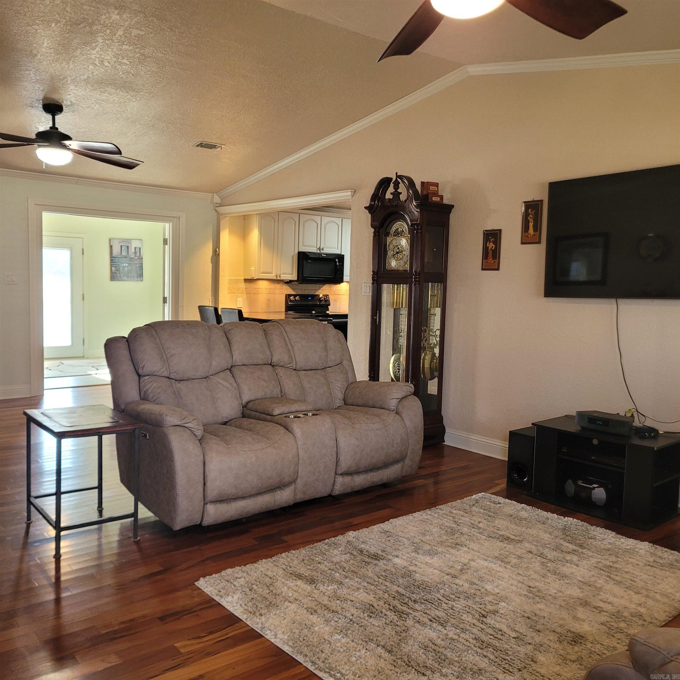 LAKE VIEW - Residential