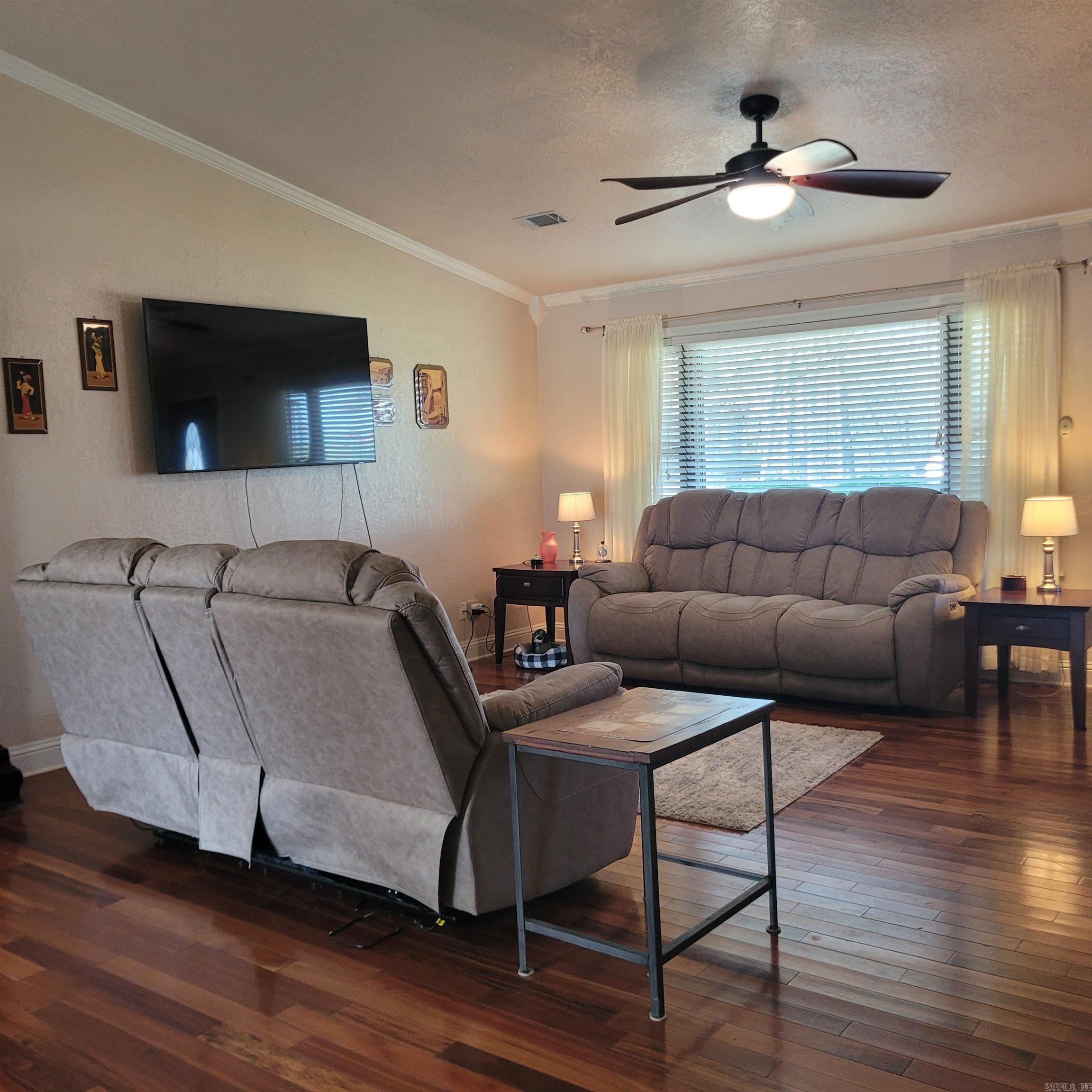 LAKE VIEW - Residential