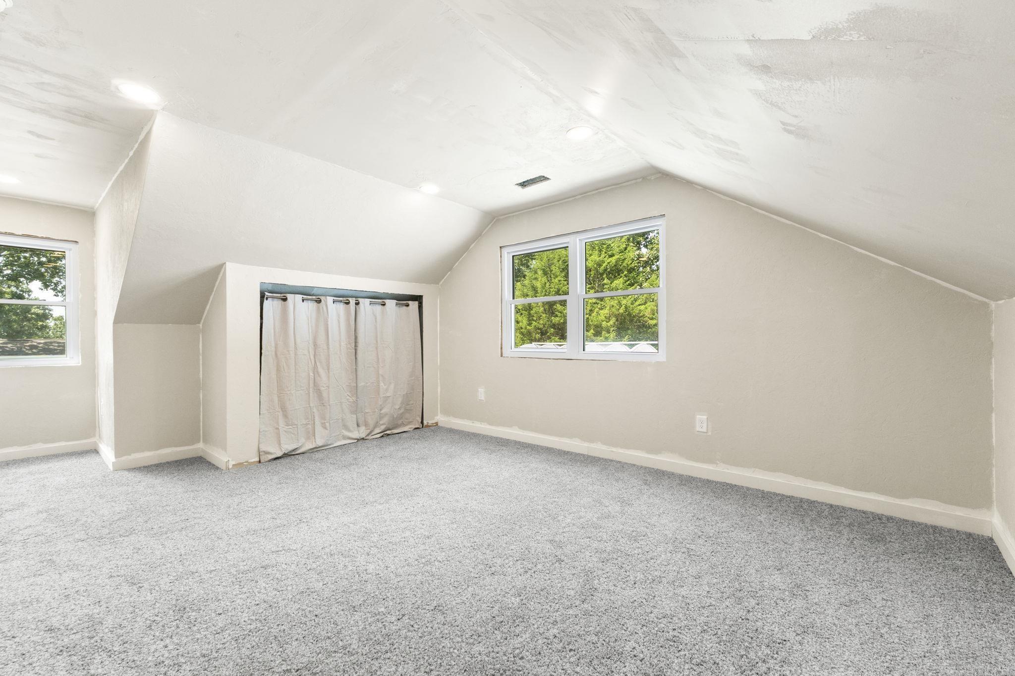 PEACEFUL VALLEY - Residential