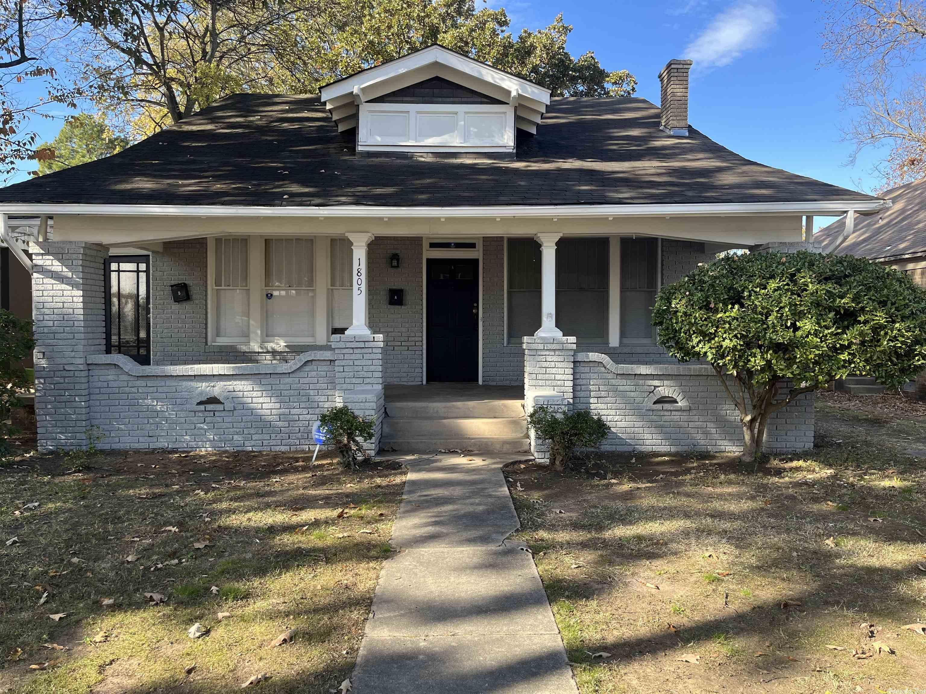 Remodeled one bed, one bath apartment. Tons of natural light. Parking on premises. Deposit same as rent. Tenant pays all utilities- water, gas, and electric.