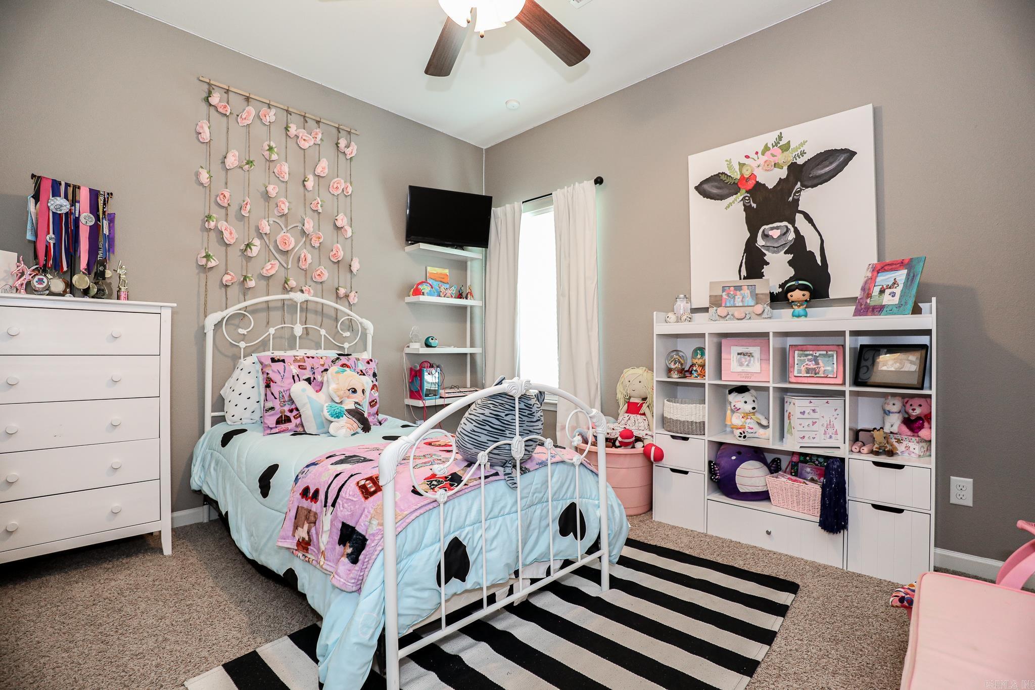 ROLLING MEADOW ESTATES - Residential