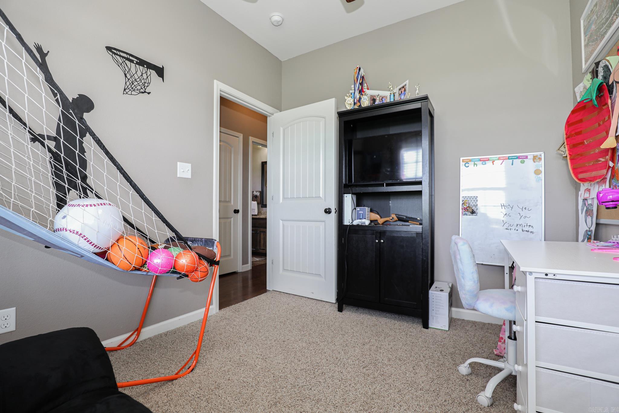 ROLLING MEADOW ESTATES - Residential