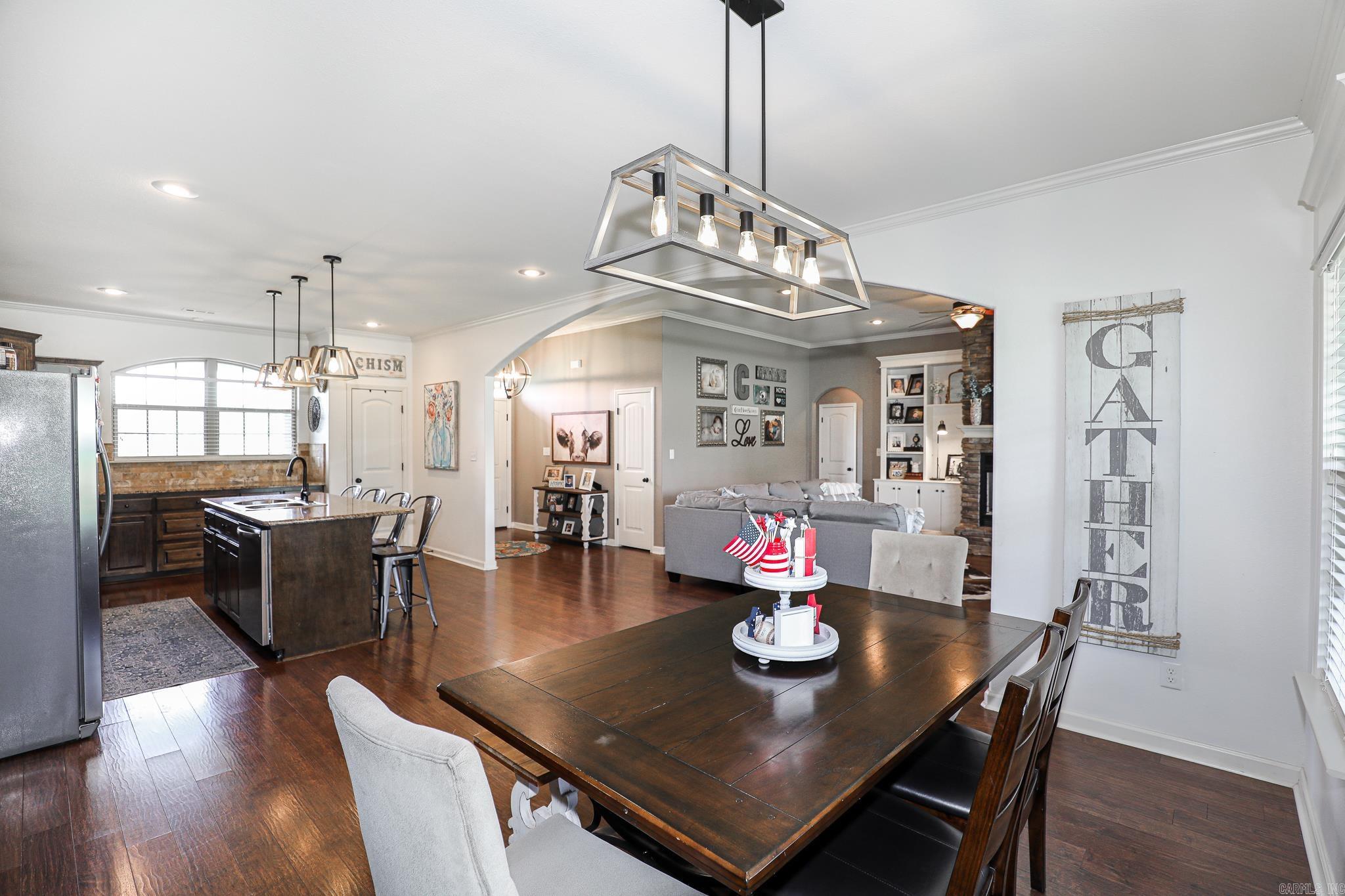 ROLLING MEADOW ESTATES - Residential
