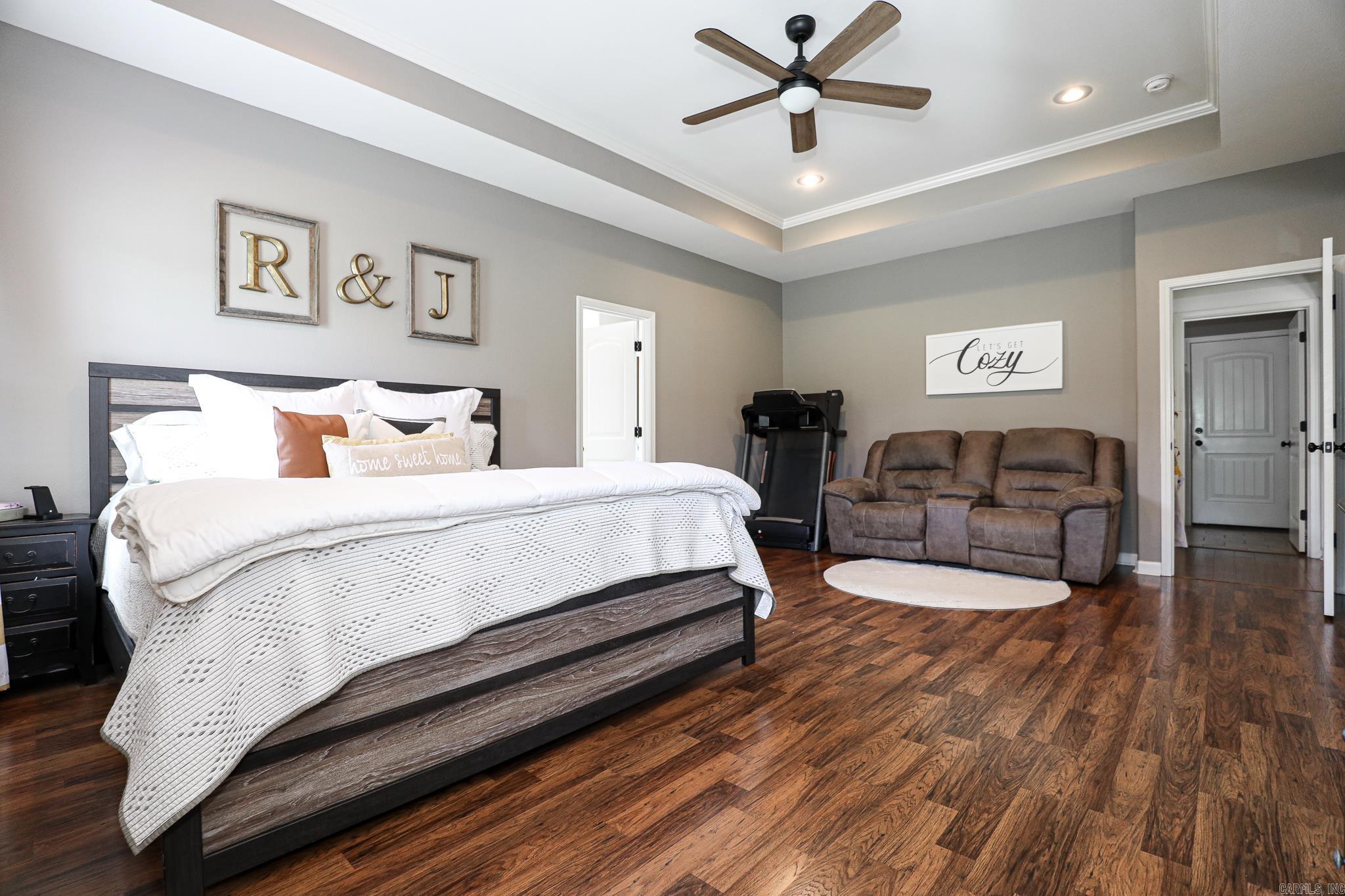ROLLING MEADOW ESTATES - Residential