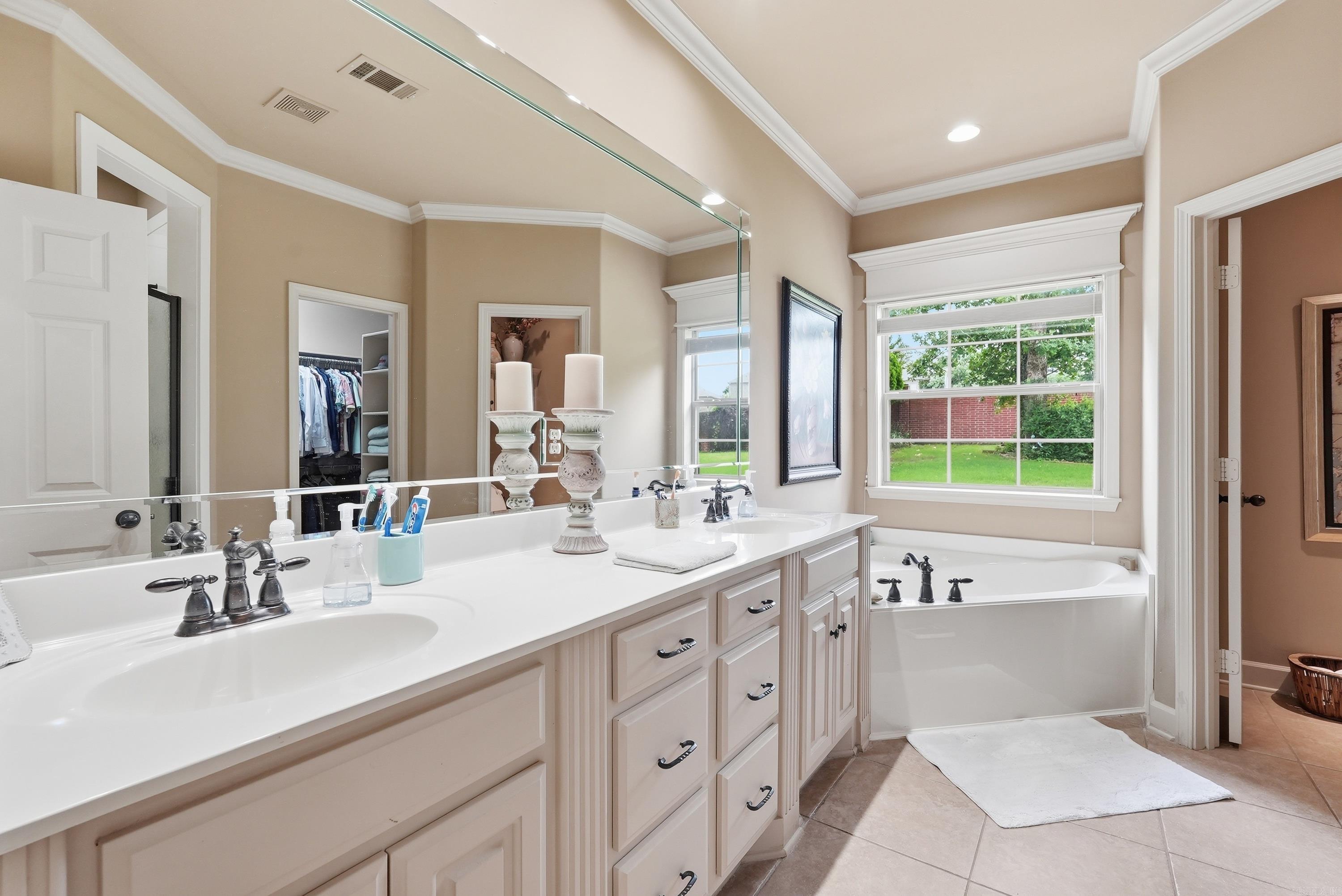MILLERS CROSSING - Residential