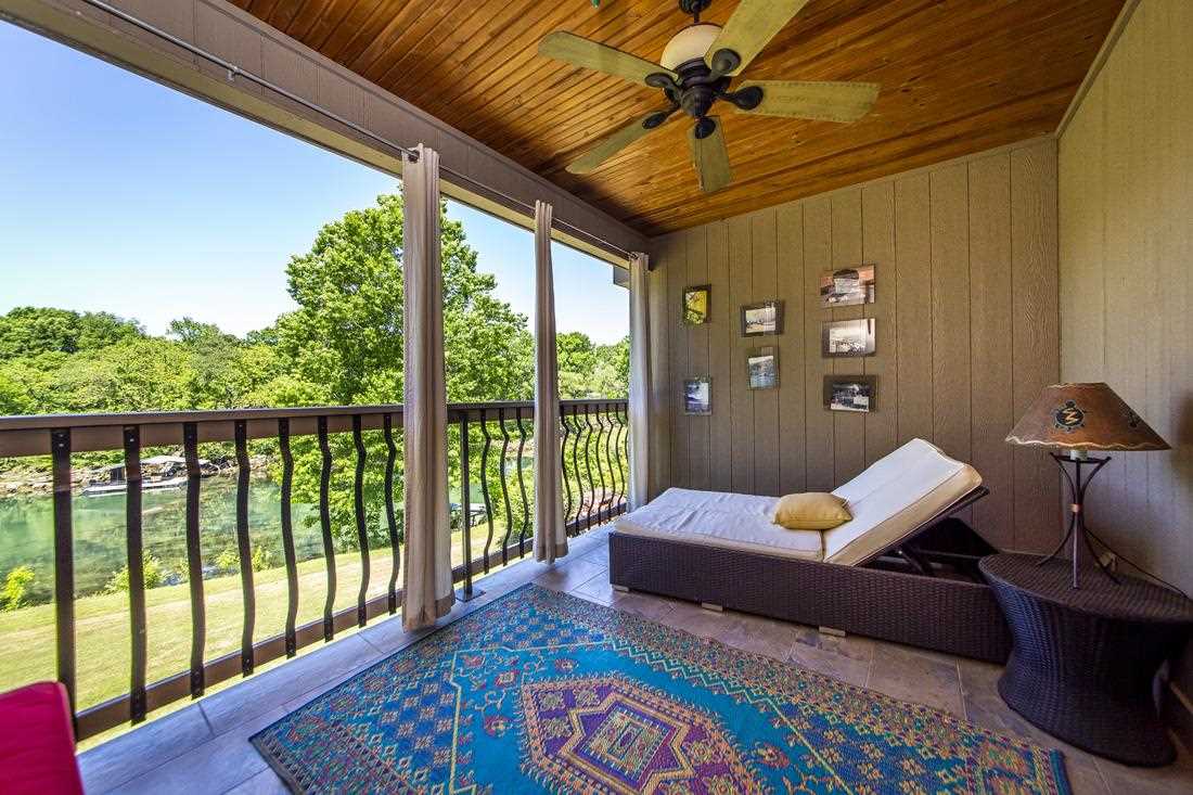 HOLIDAY HIDE-A-WAY - Residential