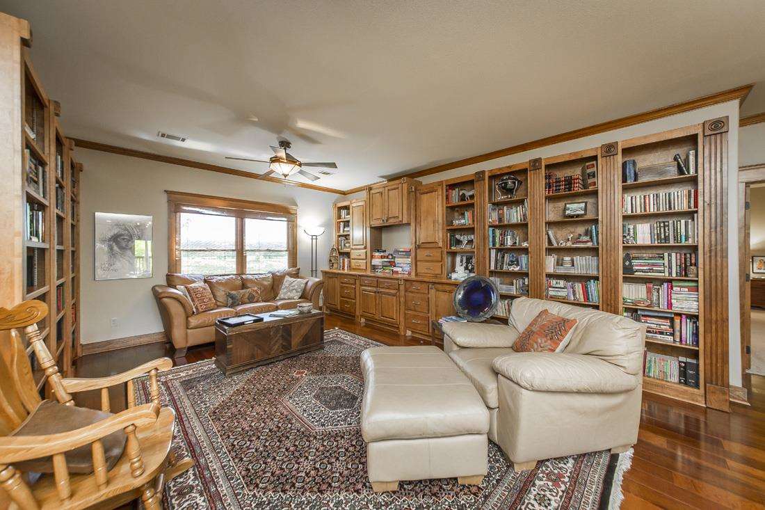 HOLIDAY HIDE-A-WAY - Residential