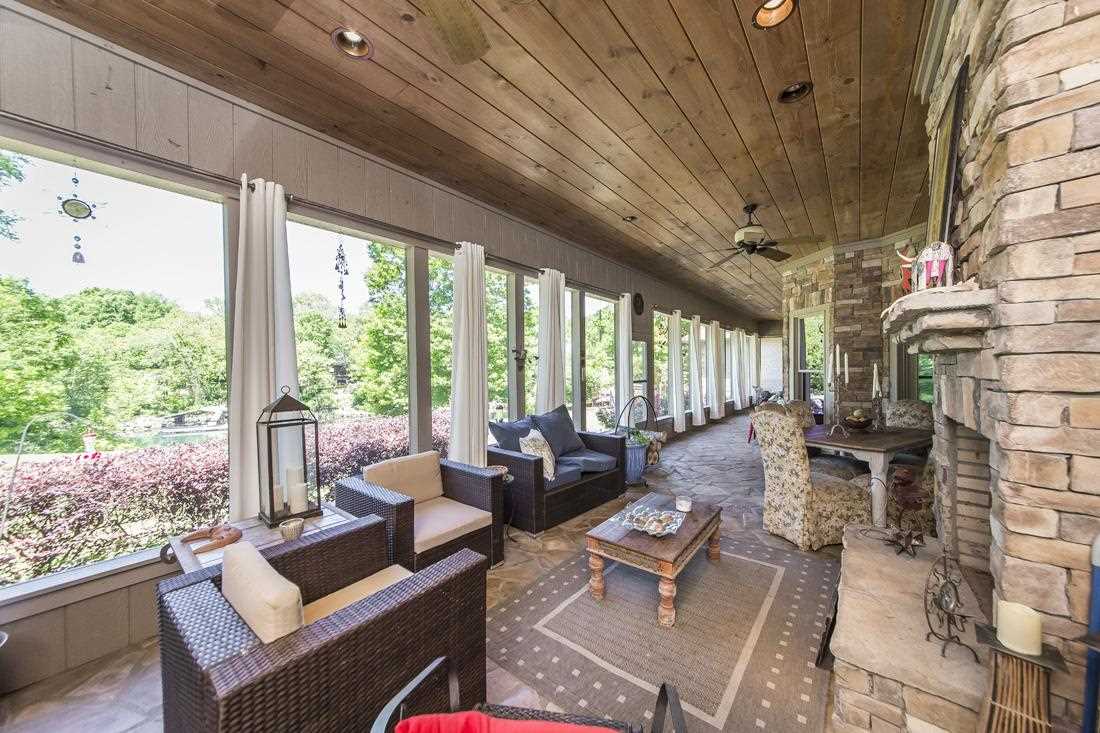 HOLIDAY HIDE-A-WAY - Residential
