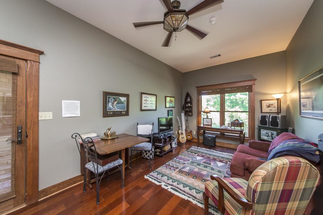 HOLIDAY HIDE-A-WAY - Residential