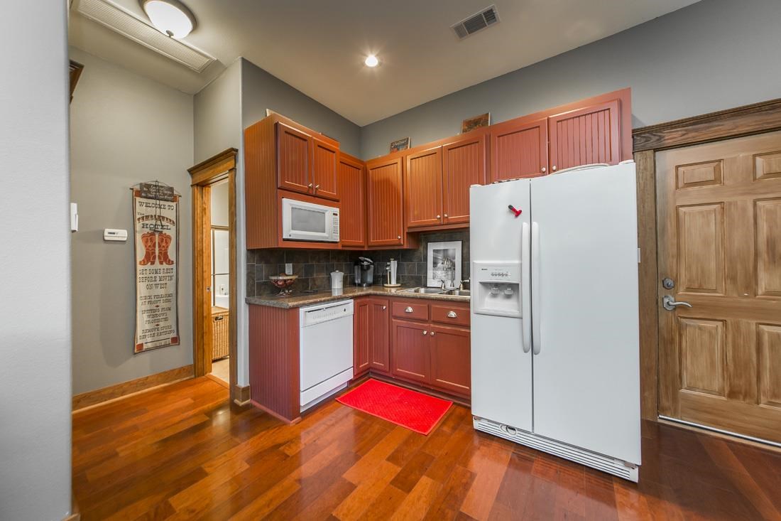 HOLIDAY HIDE-A-WAY - Residential