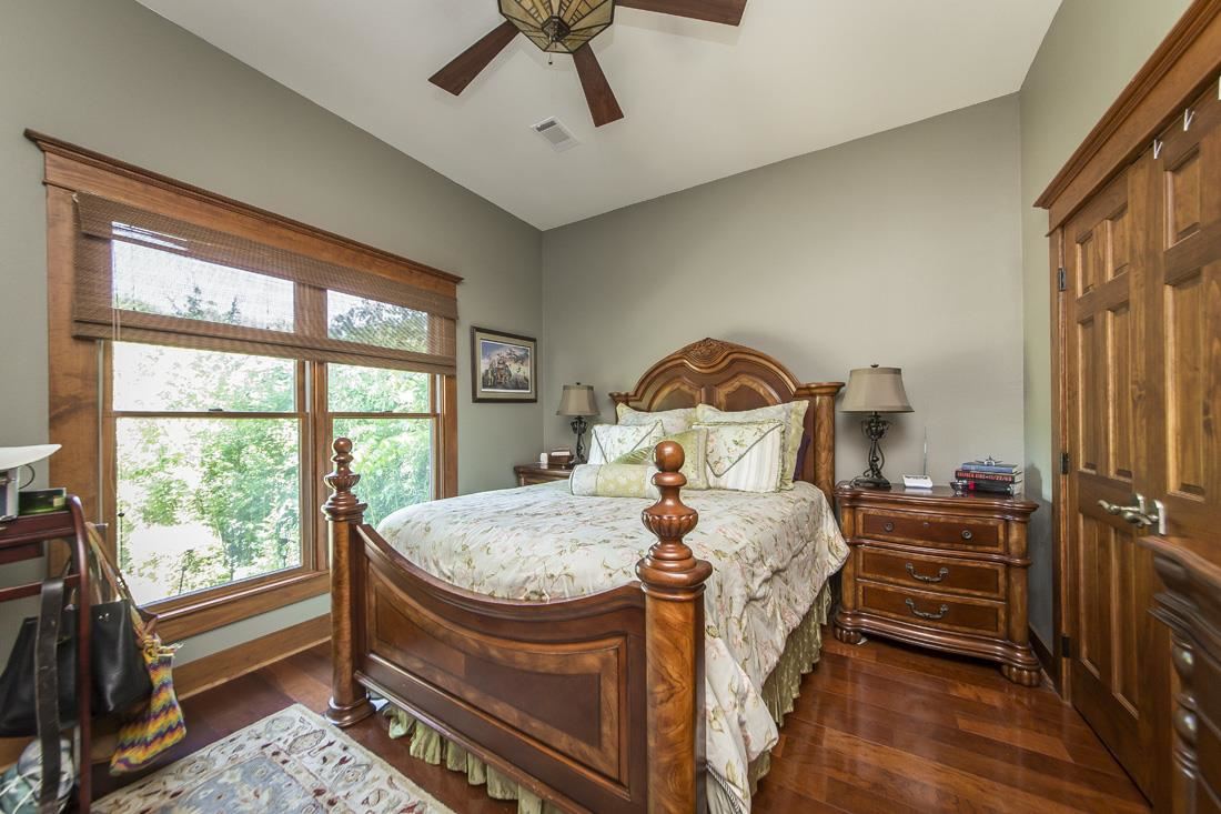 HOLIDAY HIDE-A-WAY - Residential