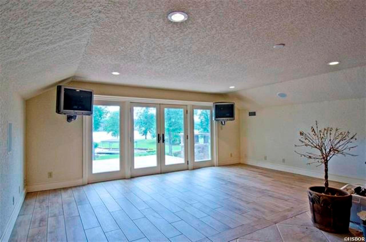 Lake View - Residential