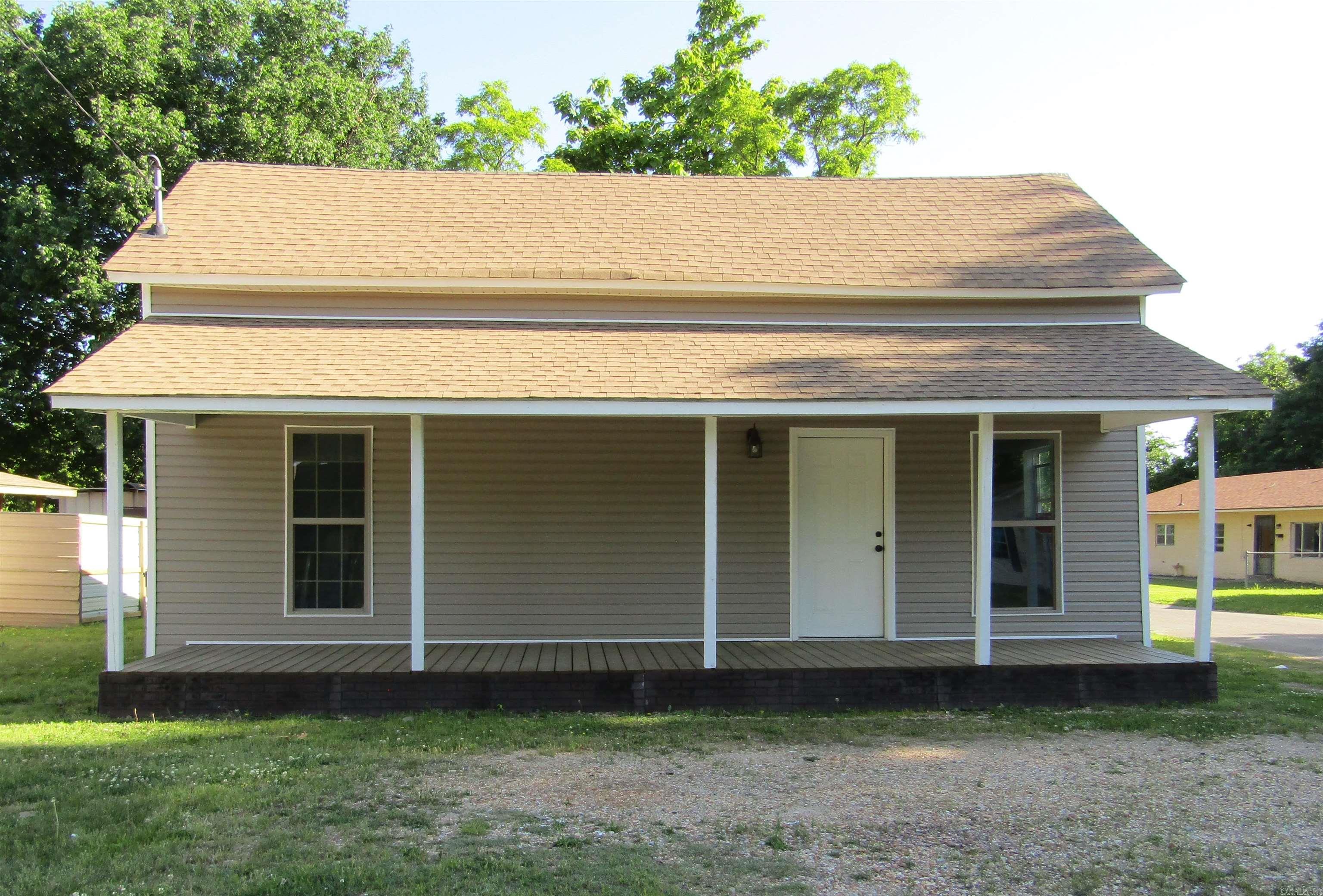 Affordable, recently remodeled 2-bedroom home. Updated 2-Bedroom, 1 Bath house located in a well-established neighborhood. Remodeled with modern finishes, comfortable, and functional layout. Perfect for first time home buyers or as an investment property. Convenient location with easy access to nearby amenities. A great opportunity to own a move-in ready home at an affordable price!