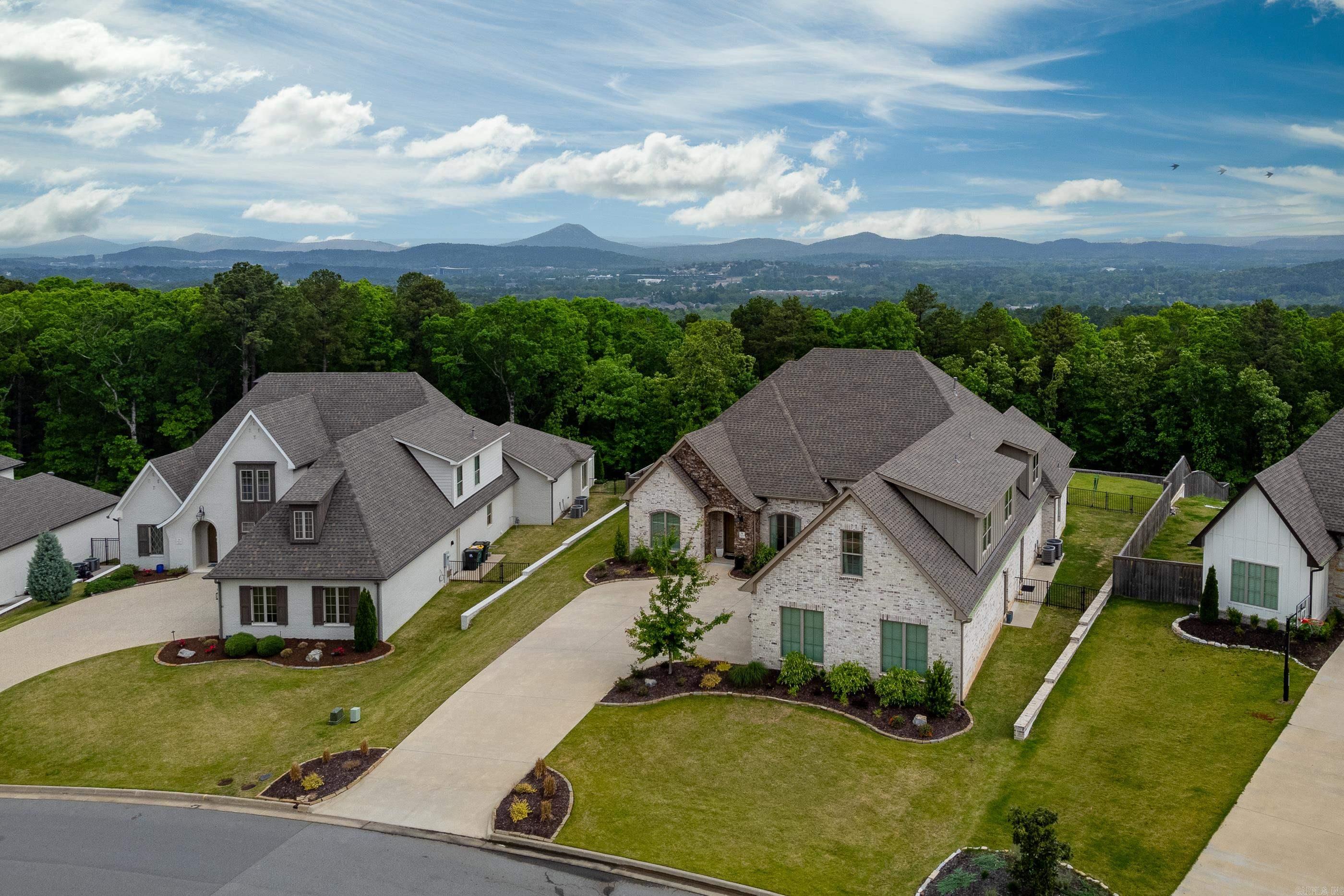 CHENAL VALLEY "FALSTONE COURT" - Residential