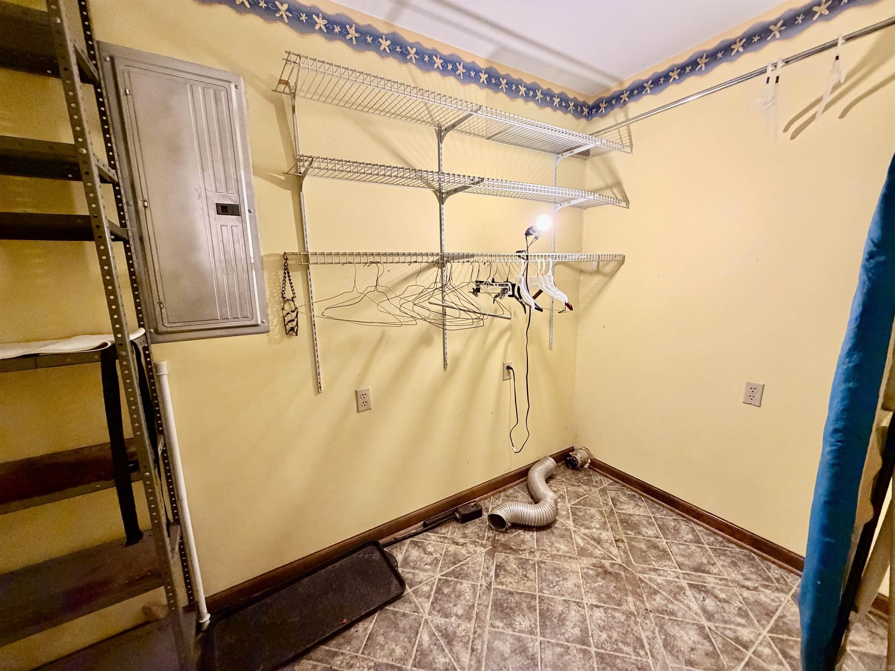OAK PARK INSIDE - Residential