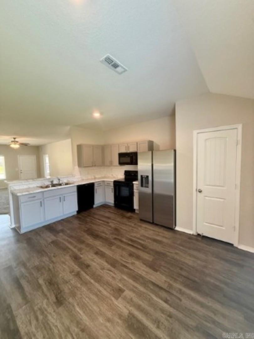 STAGECOACH MEADOWS - Residential Lease