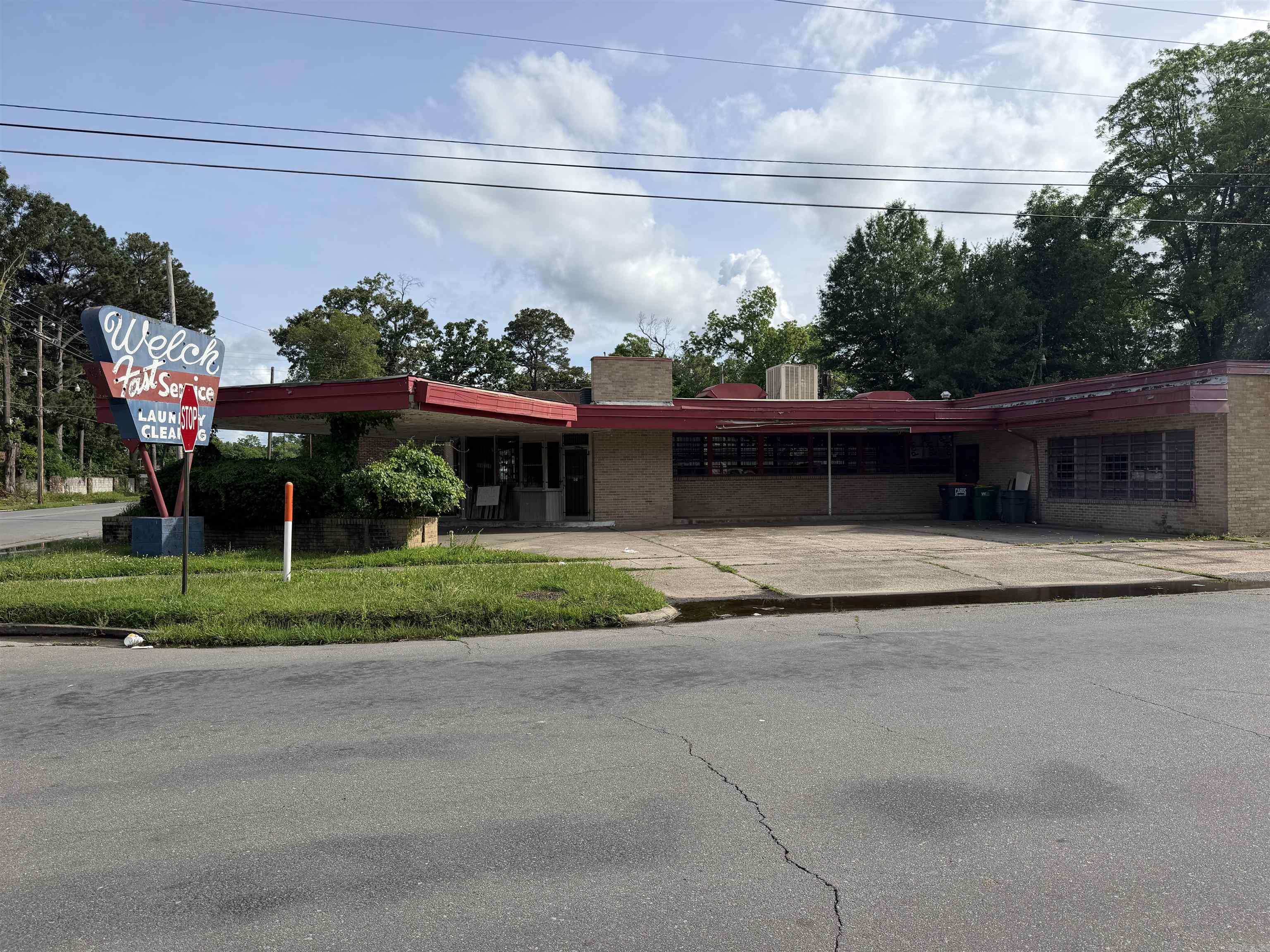 Great investment property on this former Welch Cleaner Building.