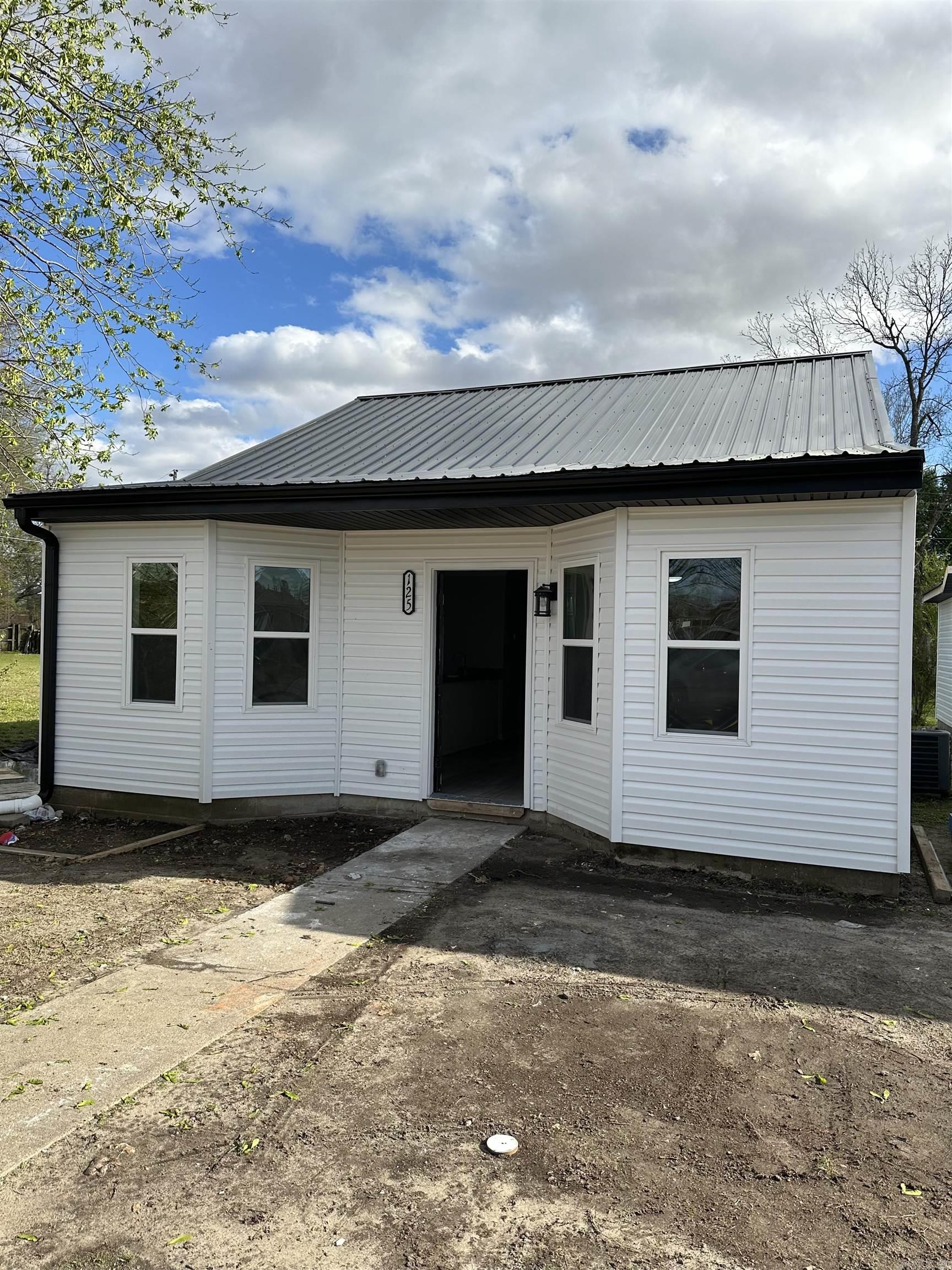 Great investment opportunity in Trumann! This 2-bedroom, 1-bath home has been completely renovated in 2025 and features a durable metal roof for peace of mind. The property is currently occupied by long-term HUD tenants, providing immediate rental income for investors. Can be bought individually or as a package with 121 Mallard and 117 Mallard.