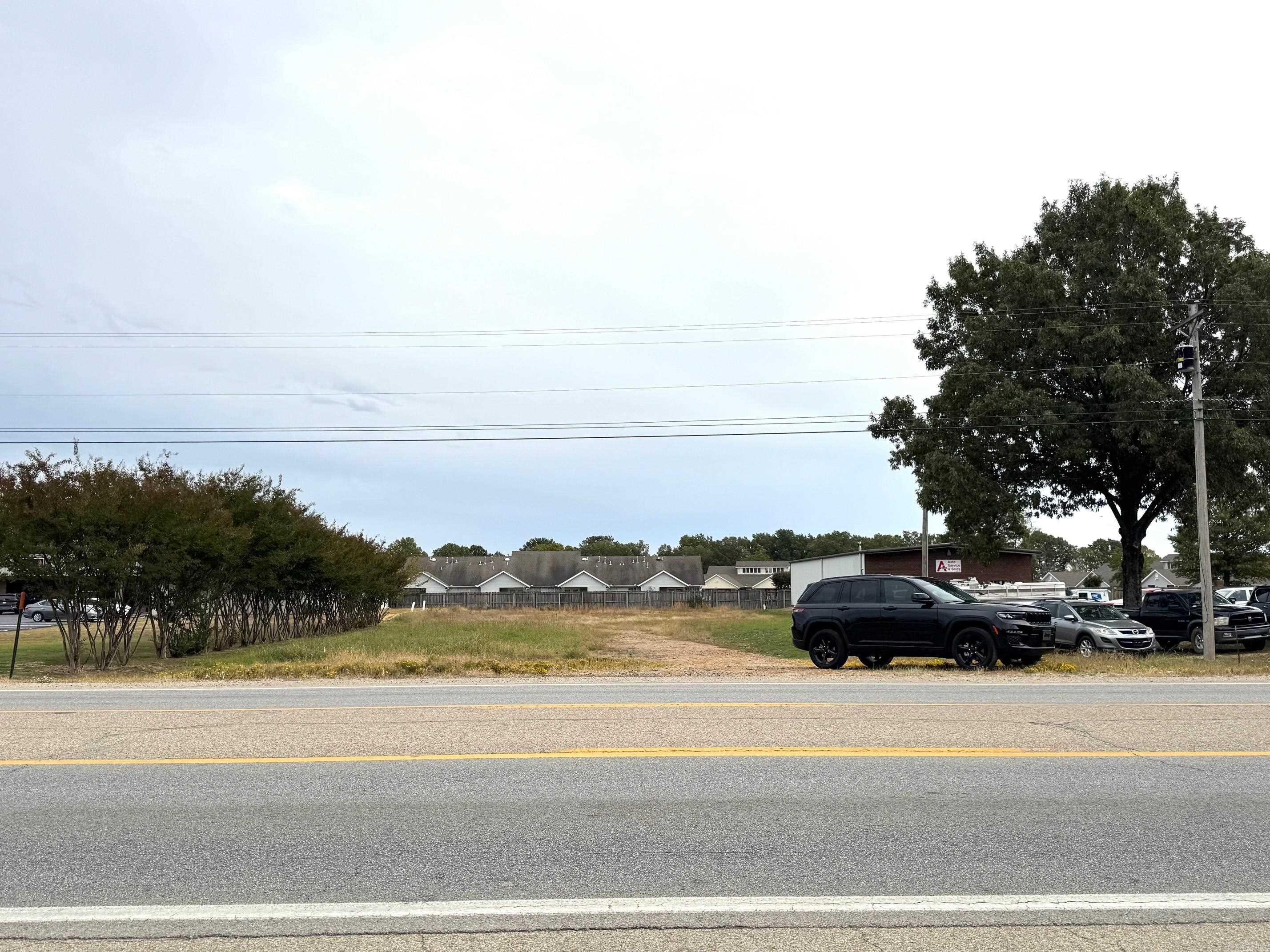 One of the few remaining Commercial lots in this area consisting of approximately 0.69 acres located on highly traveled S. Stadium Blvd in Jonesboro, AR. Excellent visibility and access in a growing area near Fox Meadow, Dairy Queen, Bill’s Cost Plus, and the Southside Softball Complex. Perfect for a variety of commercial uses including retail, office, restaurant, drive-thru (Coffee), automotive, or service-related businesses! Surrounded by ongoing residential and commercial growth with super strong daily traffic counts. Gravel entry in place. Let's tour today!