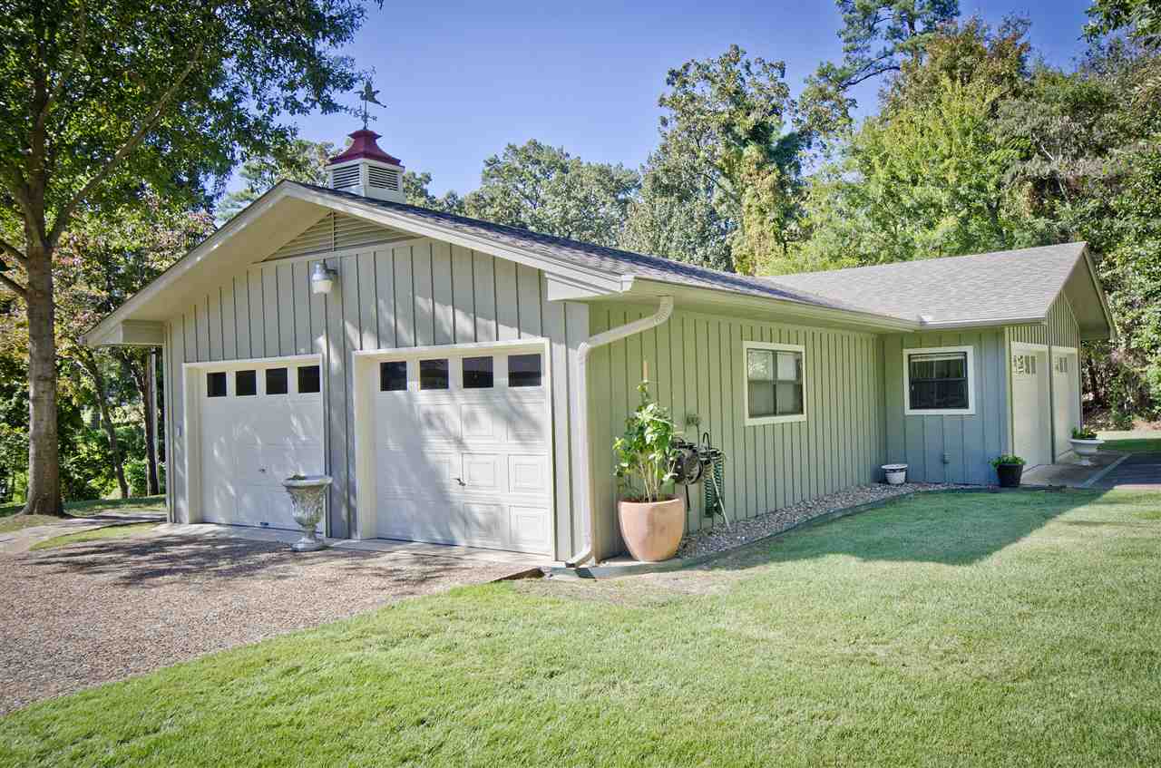 UNPLATTED ACREAGE - Residential
