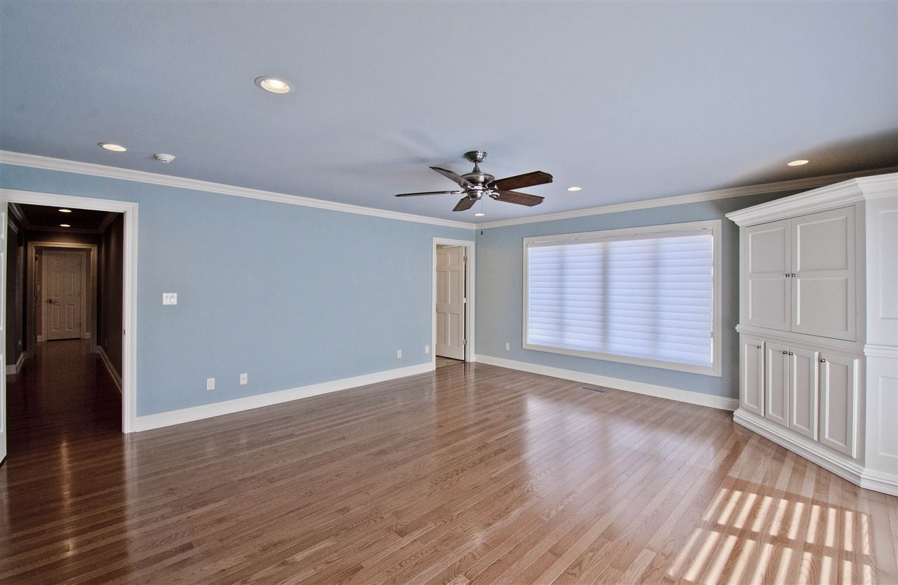UNPLATTED ACREAGE - Residential
