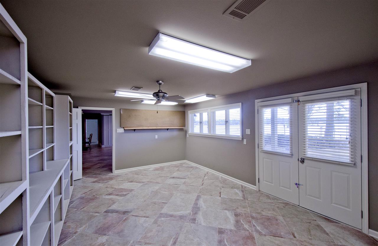 UNPLATTED ACREAGE - Residential