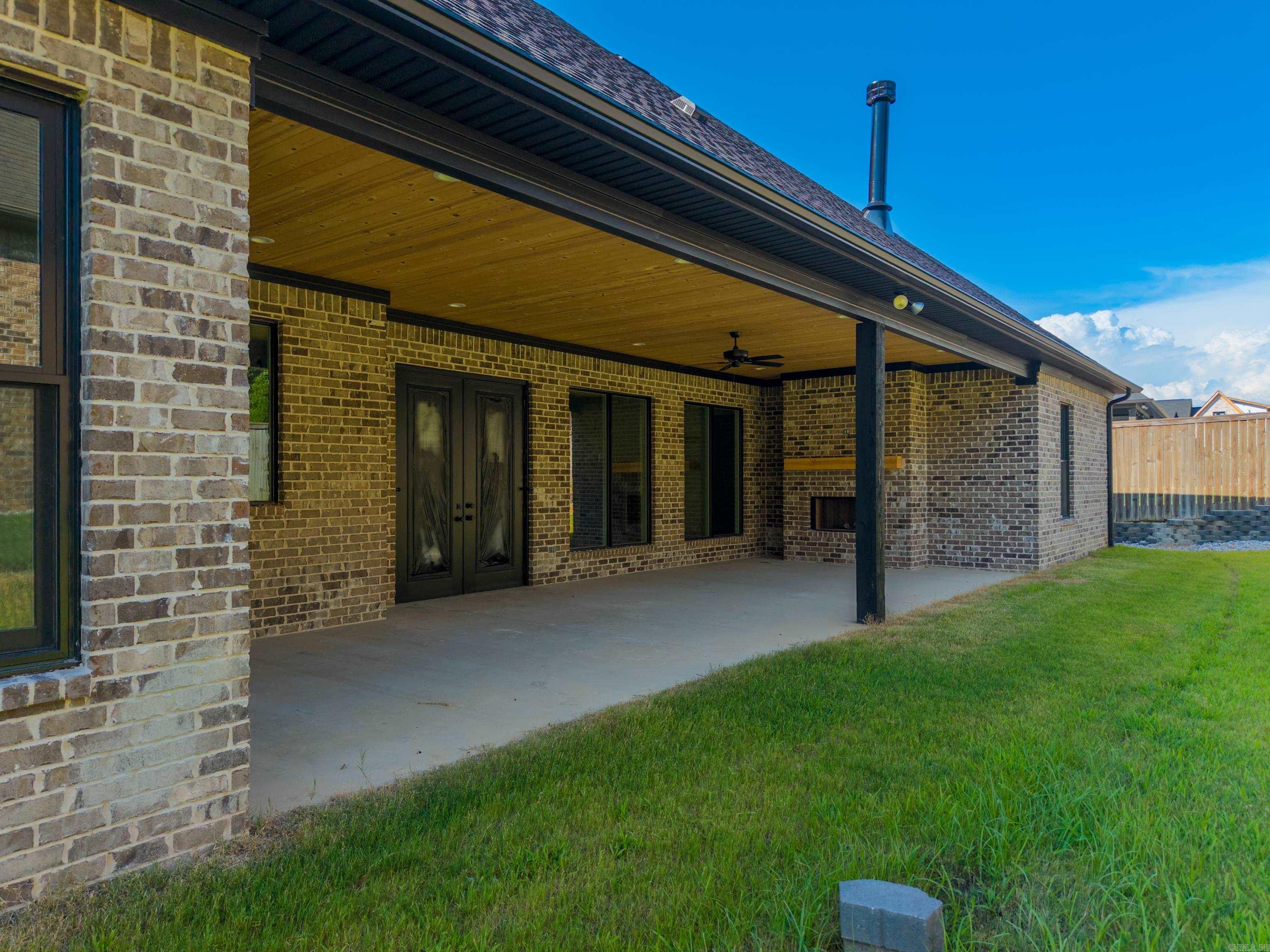 ARLINGTON PARK - Residential