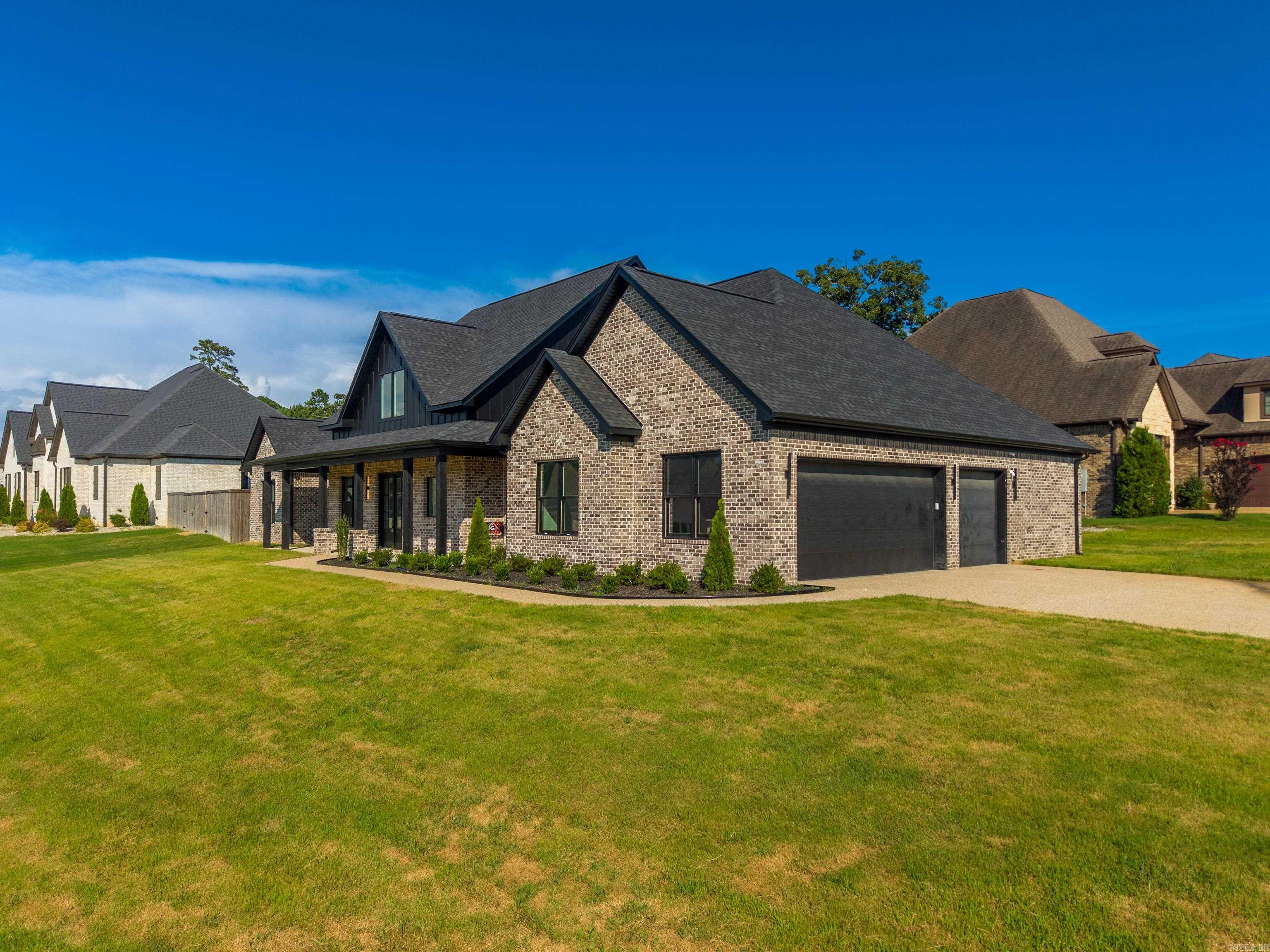ARLINGTON PARK - Residential