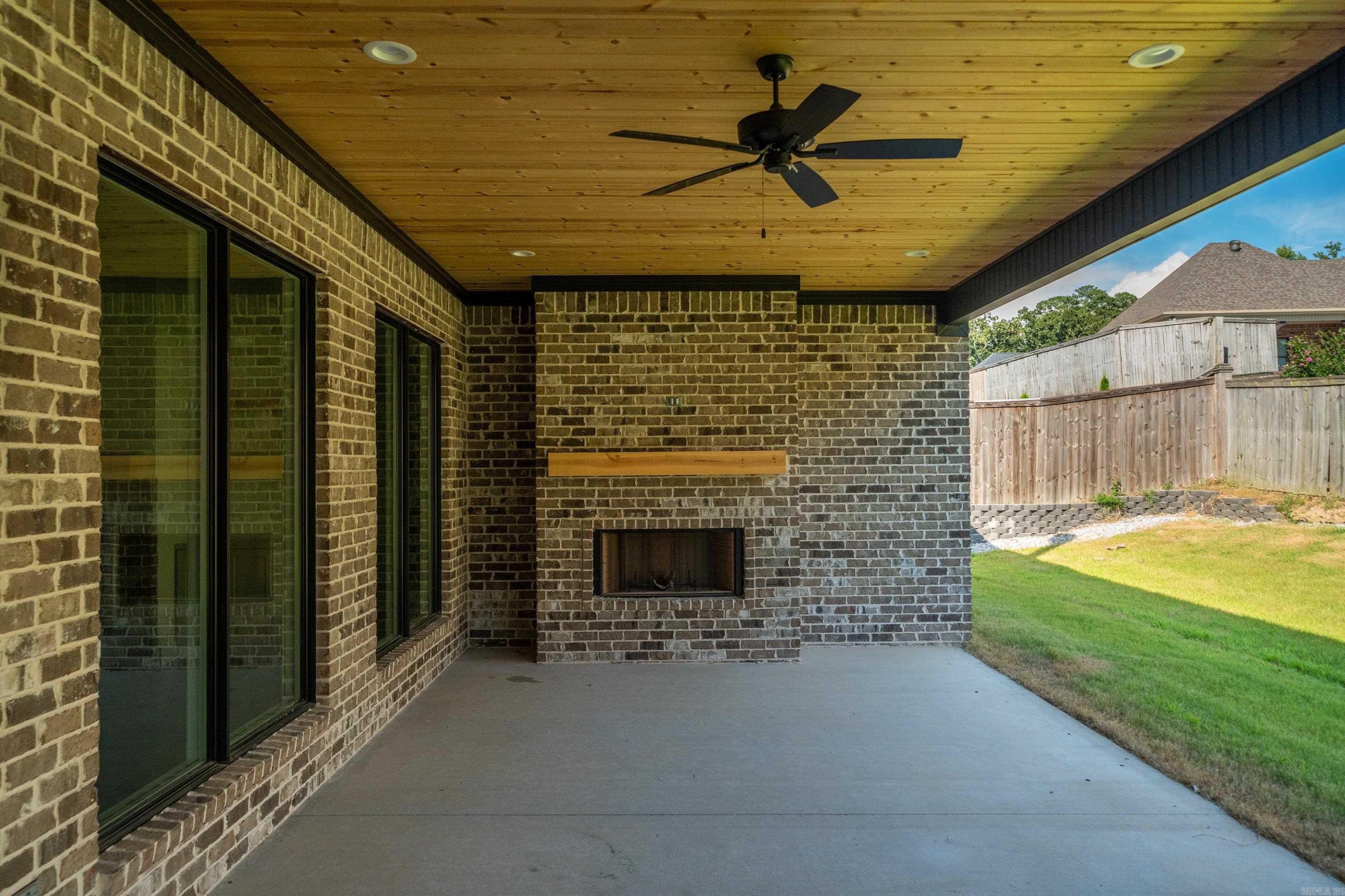 ARLINGTON PARK - Residential