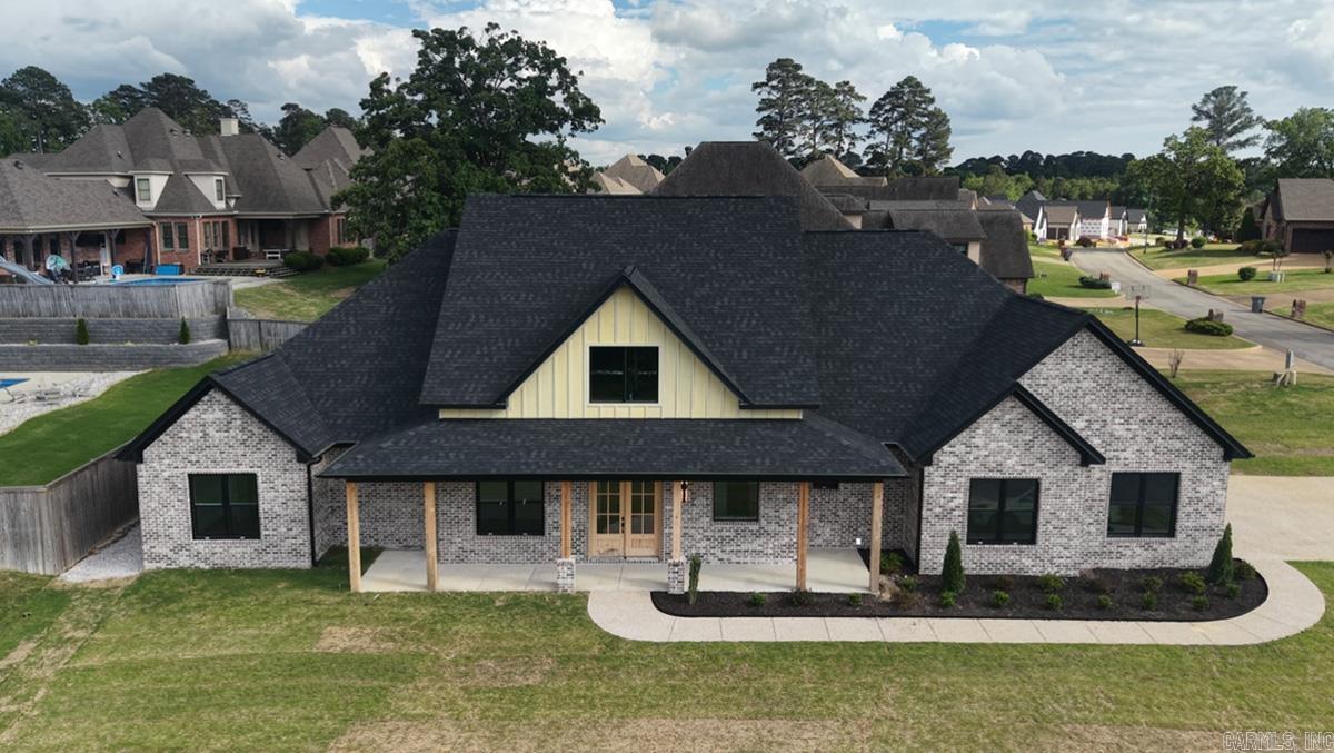 ARLINGTON PARK - Residential