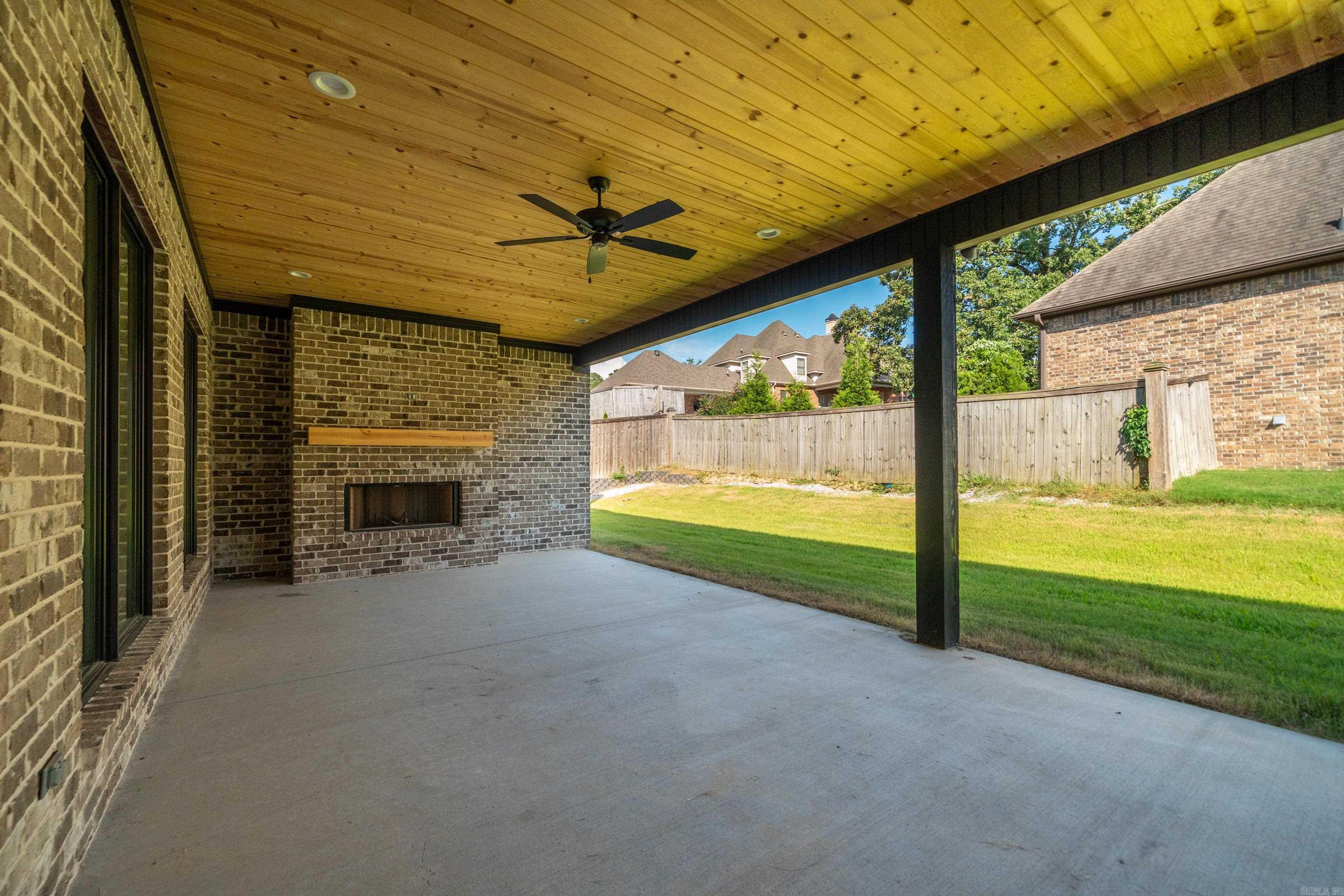 ARLINGTON PARK - Residential