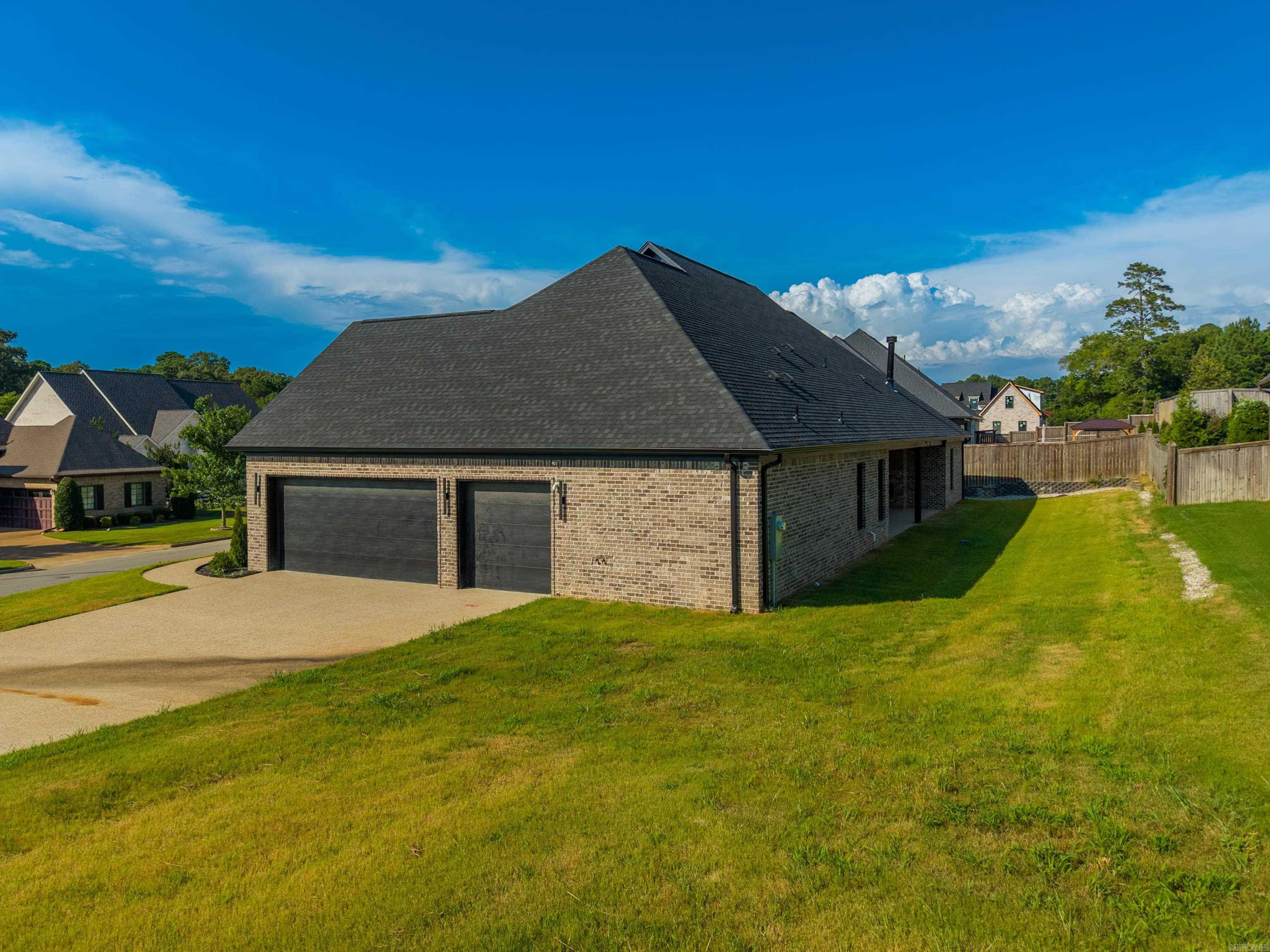 ARLINGTON PARK - Residential